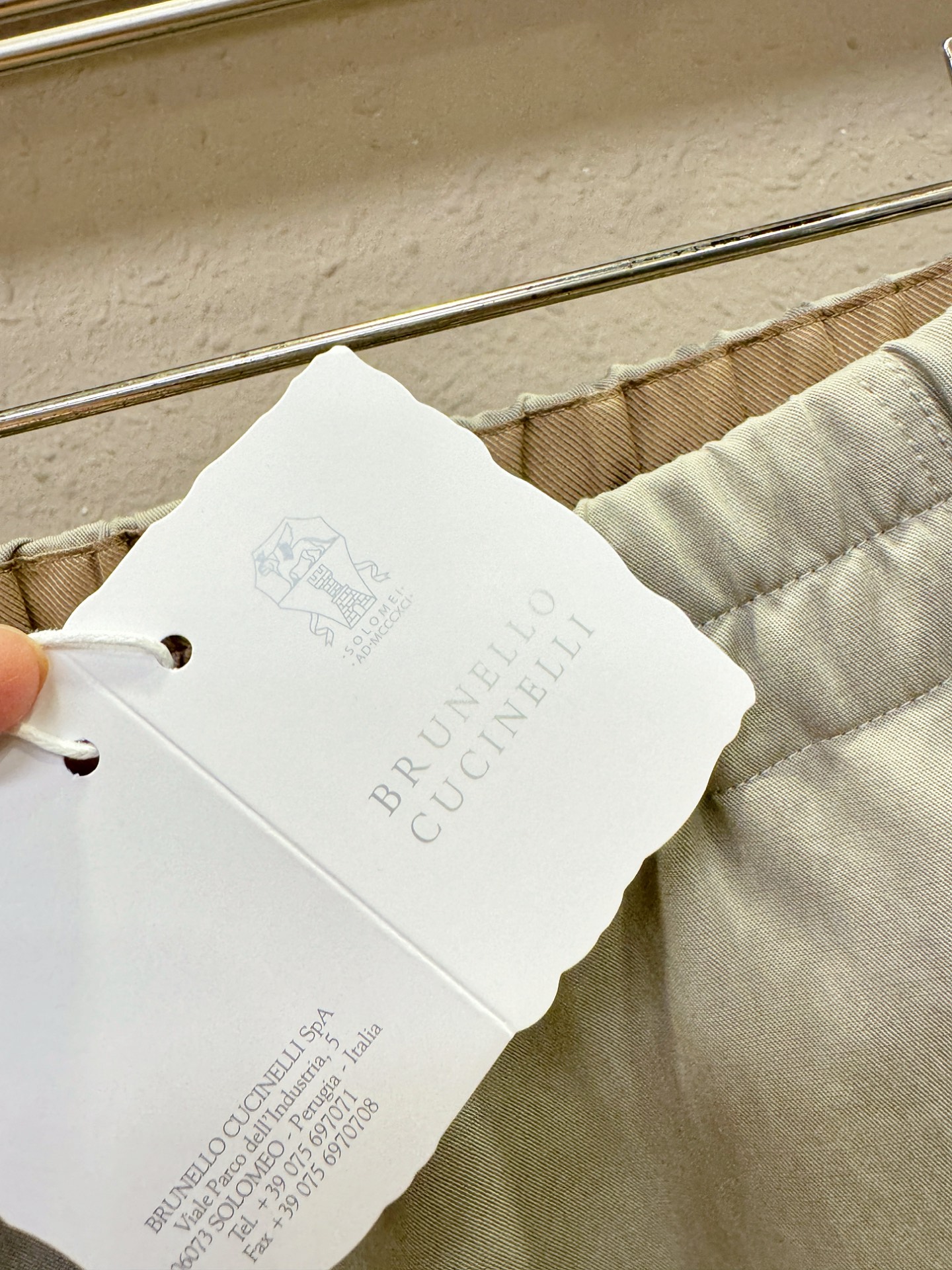 BC布鲁提 新品休闲裤，选用欧洲进口面料，柔软舒适有质感，原版五金配件，非常炫酷，细节处理精致，上身效果