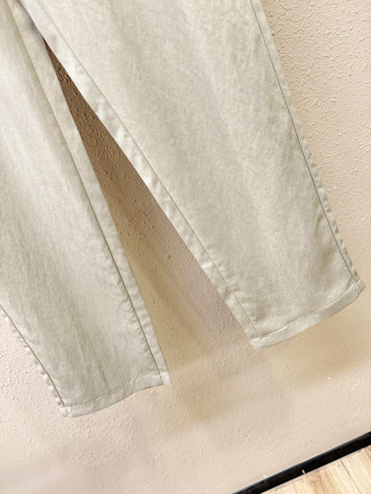 BC布鲁提 新品休闲裤，选用欧洲进口面料，柔软舒适有质感，原版五金配件，非常炫酷，细节处理精致，上身效果