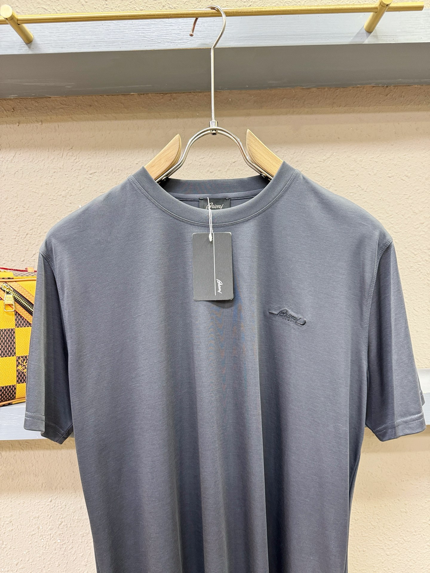 Brioni 布里奥尼 顶级品质 2026新品短袖！原版定制面料，手感柔软。顶级进口私货，时尚设计潮流短