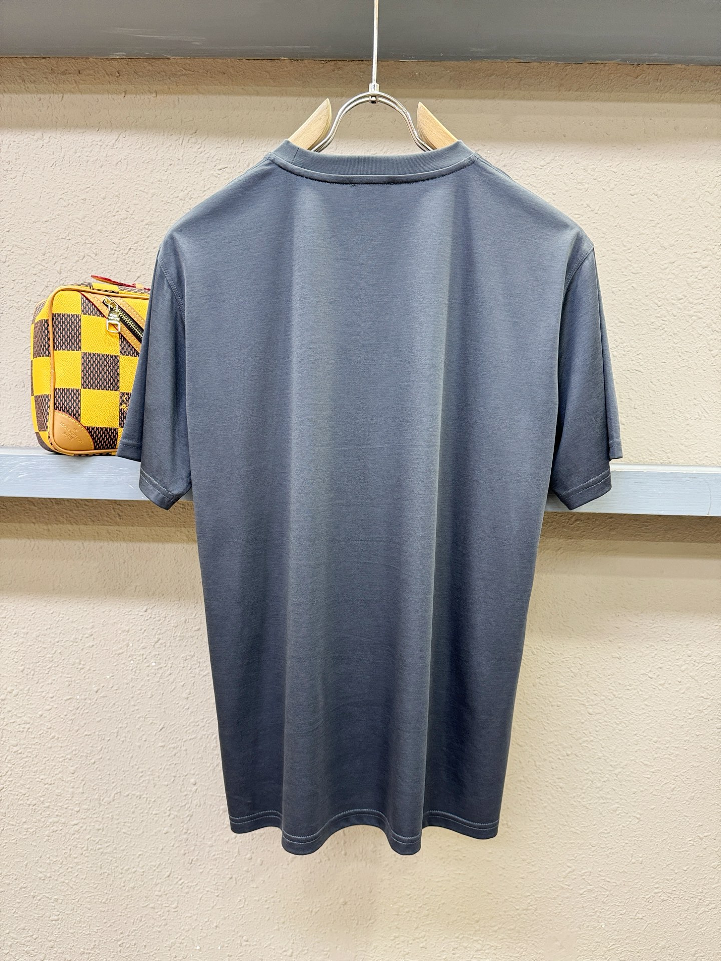 Brioni 布里奥尼 顶级品质 2026新品短袖！原版定制面料，手感柔软。顶级进口私货，时尚设计潮流短