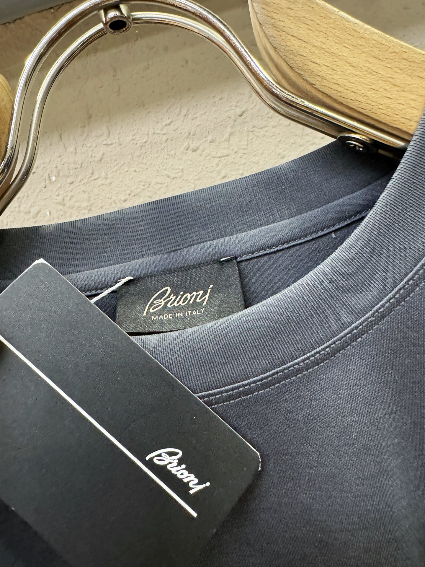 Brioni 布里奥尼 顶级品质 2026新品短袖！原版定制面料，手感柔软。顶级进口私货，时尚设计潮流短