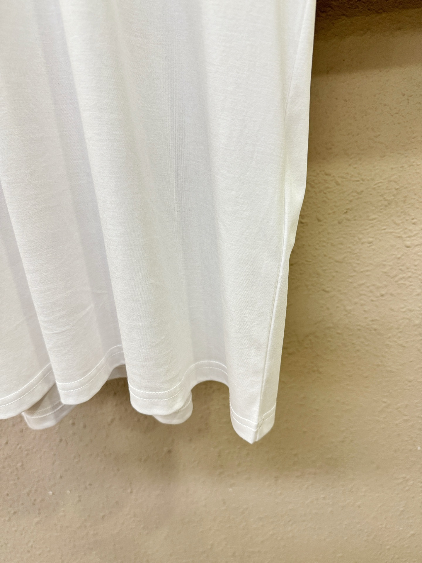 Brioni 布里奥尼 顶级品质 2026新品短袖！原版定制面料，手感柔软。顶级进口私货，时尚设计潮流短