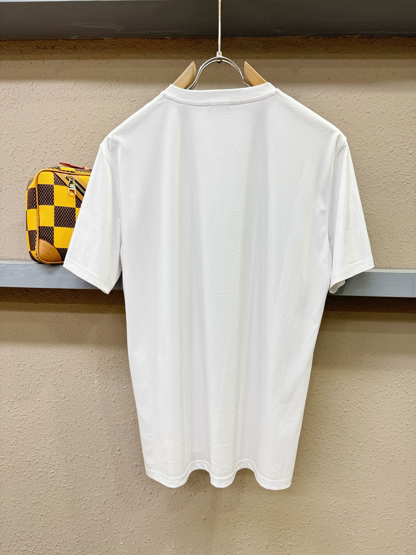 Brioni 布里奥尼 顶级品质 2026新品短袖！原版定制面料，手感柔软。顶级进口私货，时尚设计潮流短