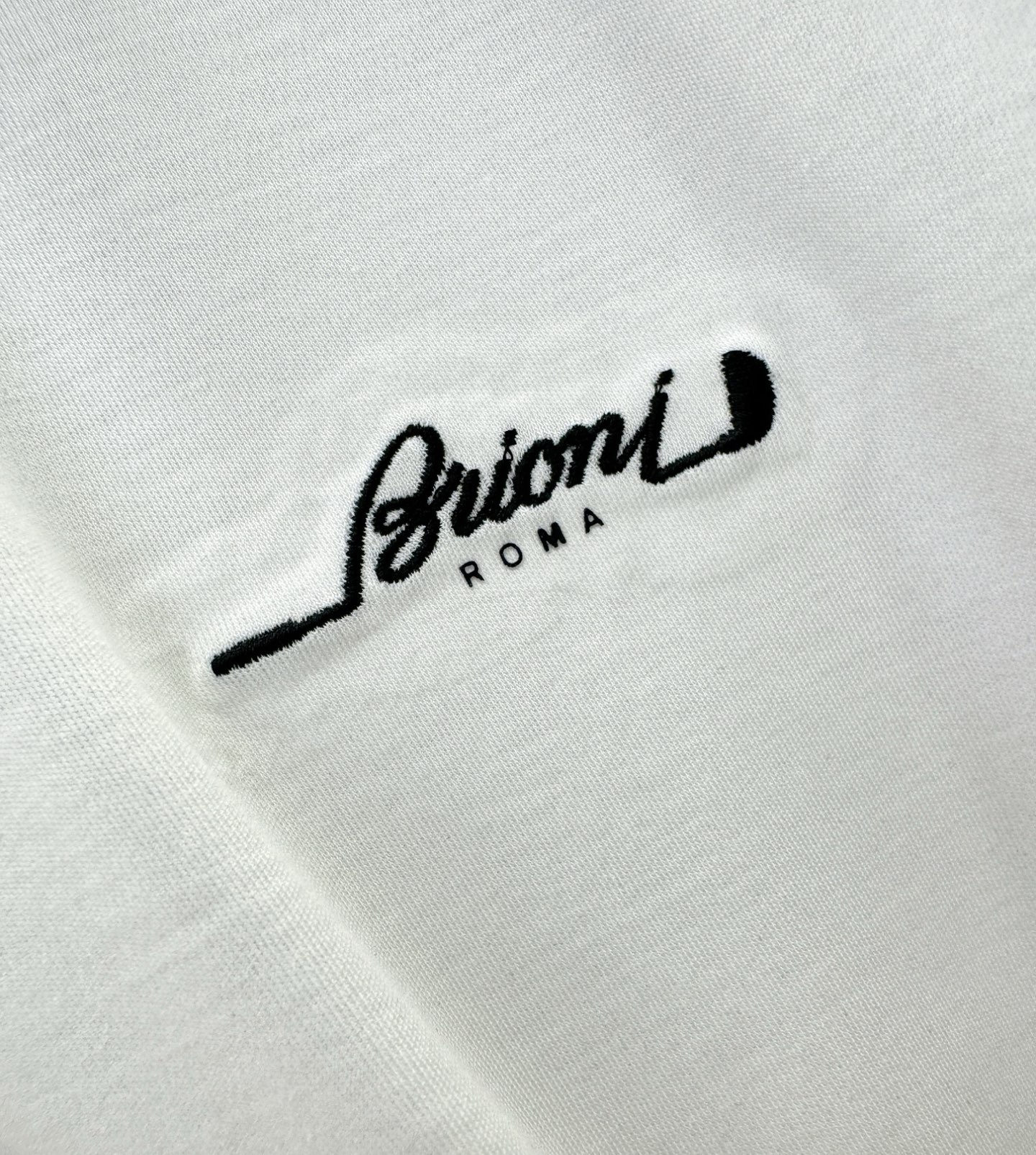 Brioni 布里奥尼 顶级品质 2026新品短袖！原版定制面料，手感柔软。顶级进口私货，时尚设计潮流短