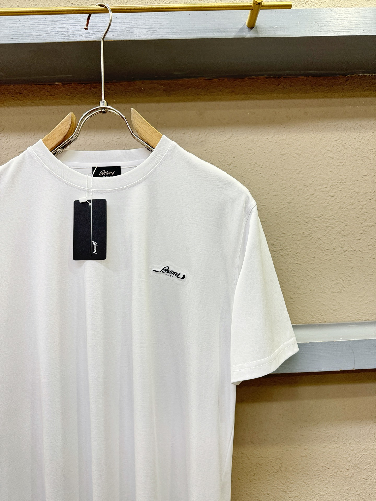 Brioni 布里奥尼 顶级品质 2026新品短袖！原版定制面料，手感柔软。顶级进口私货，时尚设计潮流短