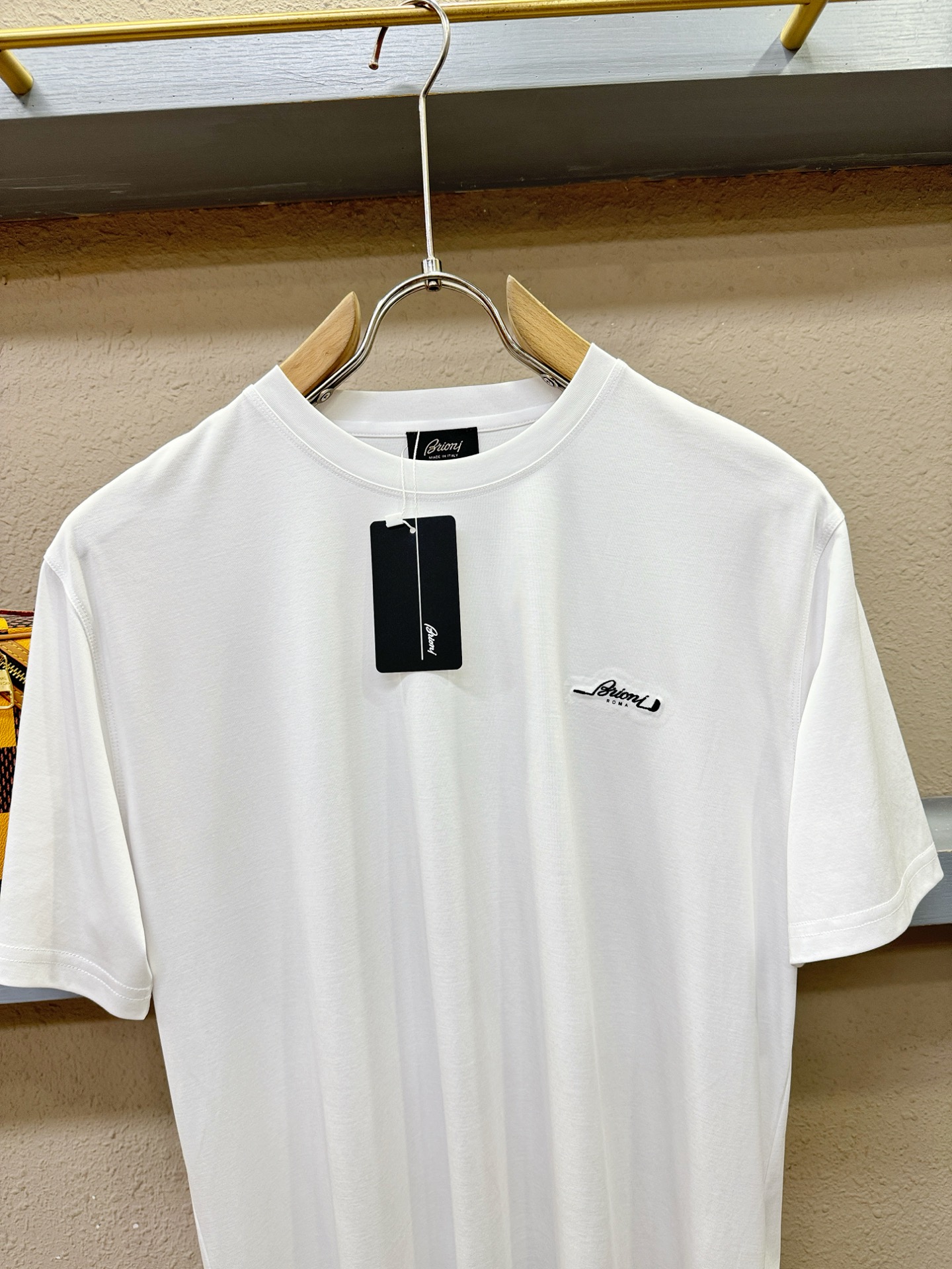 Brioni 布里奥尼 顶级品质 2026新品短袖！原版定制面料，手感柔软。顶级进口私货，时尚设计潮流短