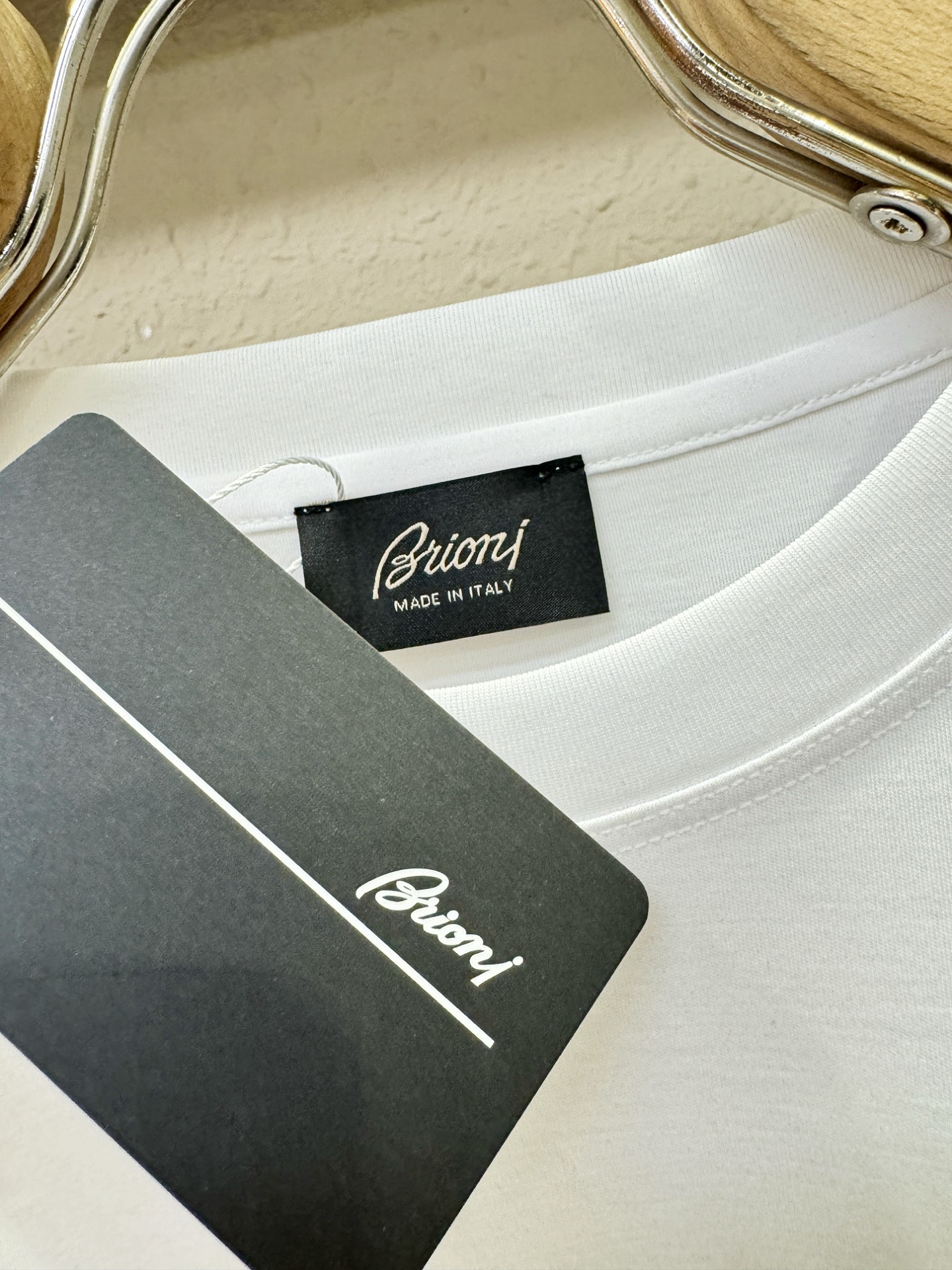 Brioni 布里奥尼 顶级品质 2026新品短袖！原版定制面料，手感柔软。顶级进口私货，时尚设计潮流短