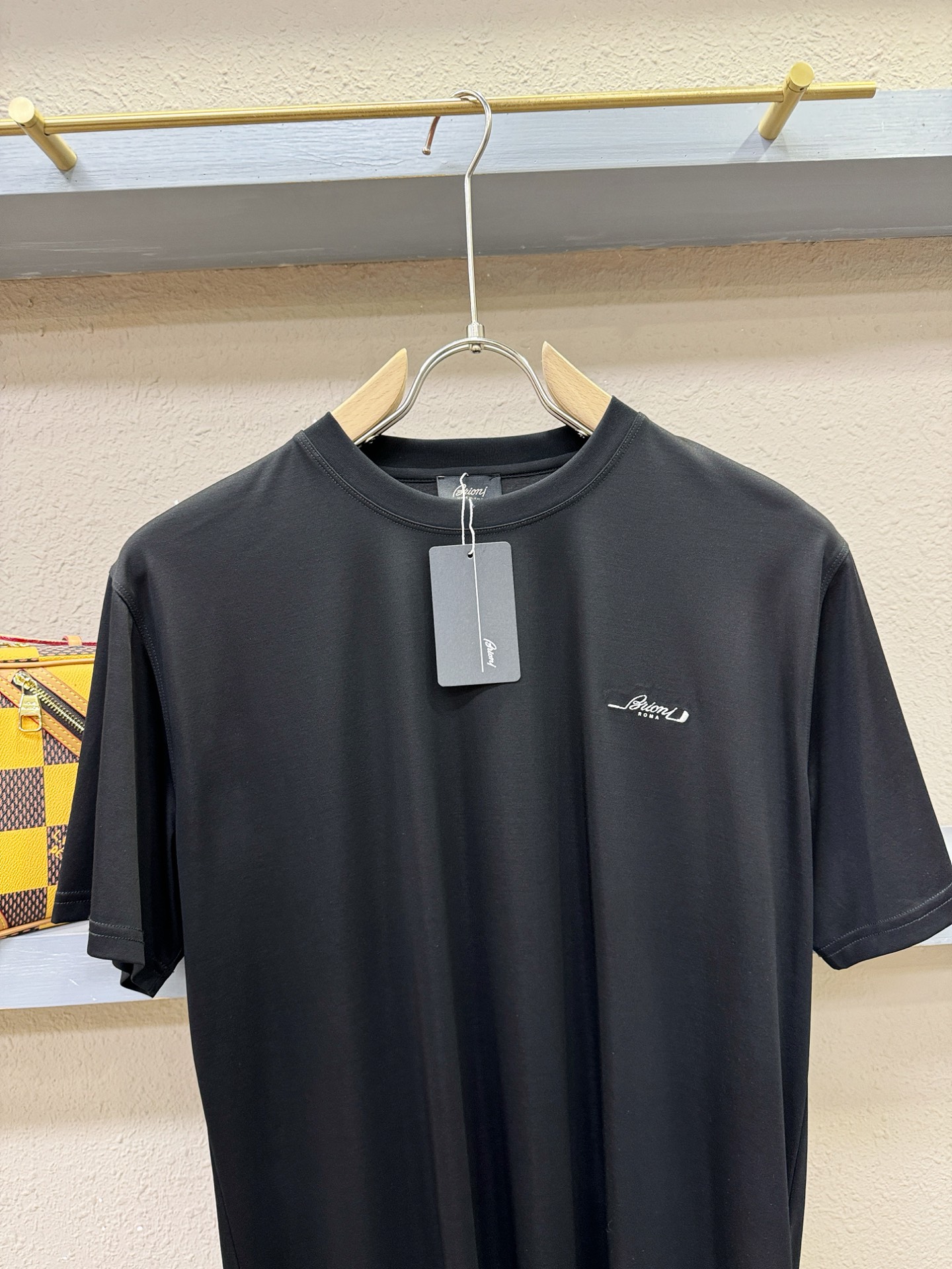 Brioni 布里奥尼 顶级品质 2026新品短袖！原版定制面料，手感柔软。顶级进口私货，时尚设计潮流短