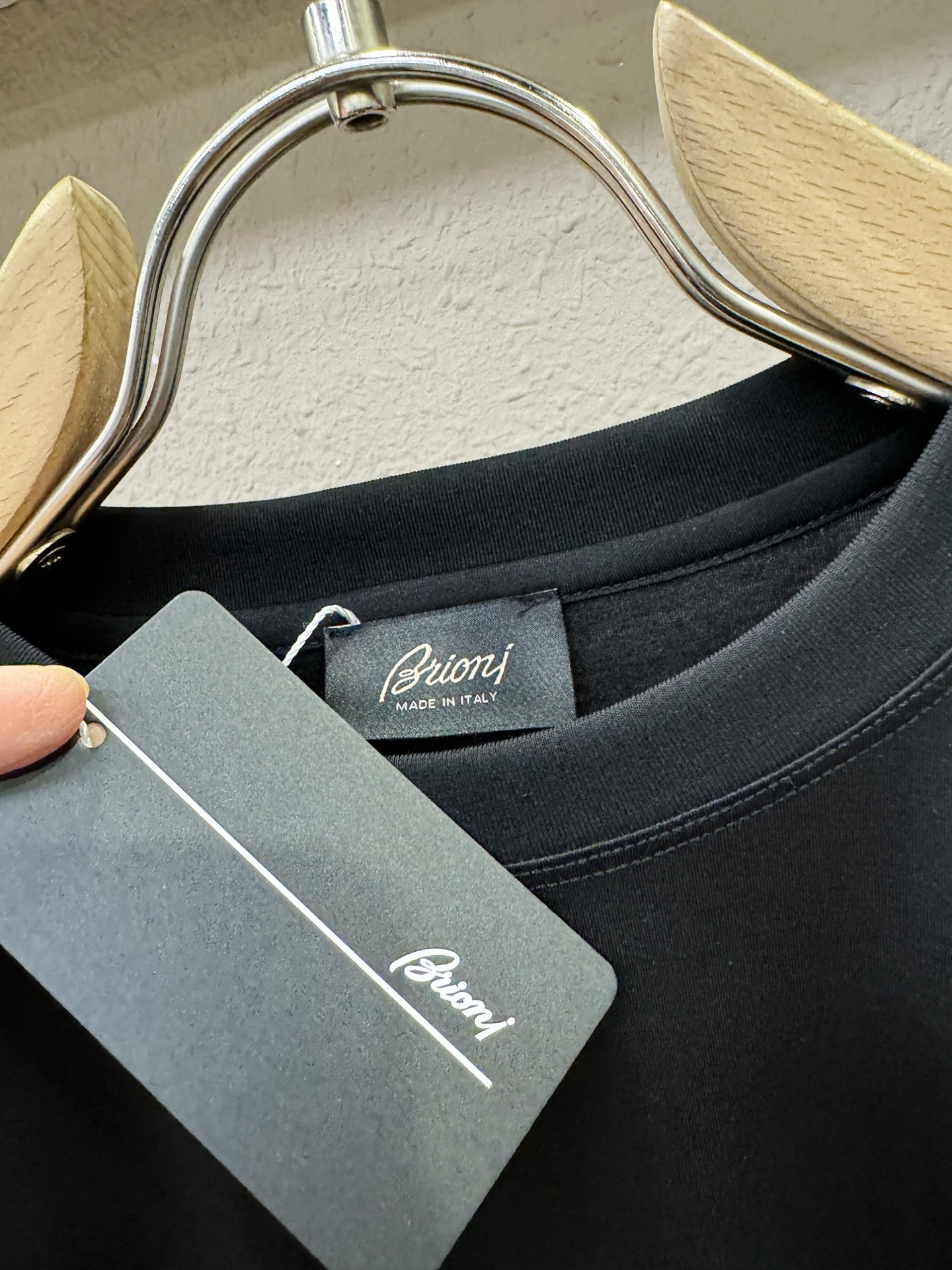 Brioni 布里奥尼 顶级品质 2026新品短袖！原版定制面料，手感柔软。顶级进口私货，时尚设计潮流短