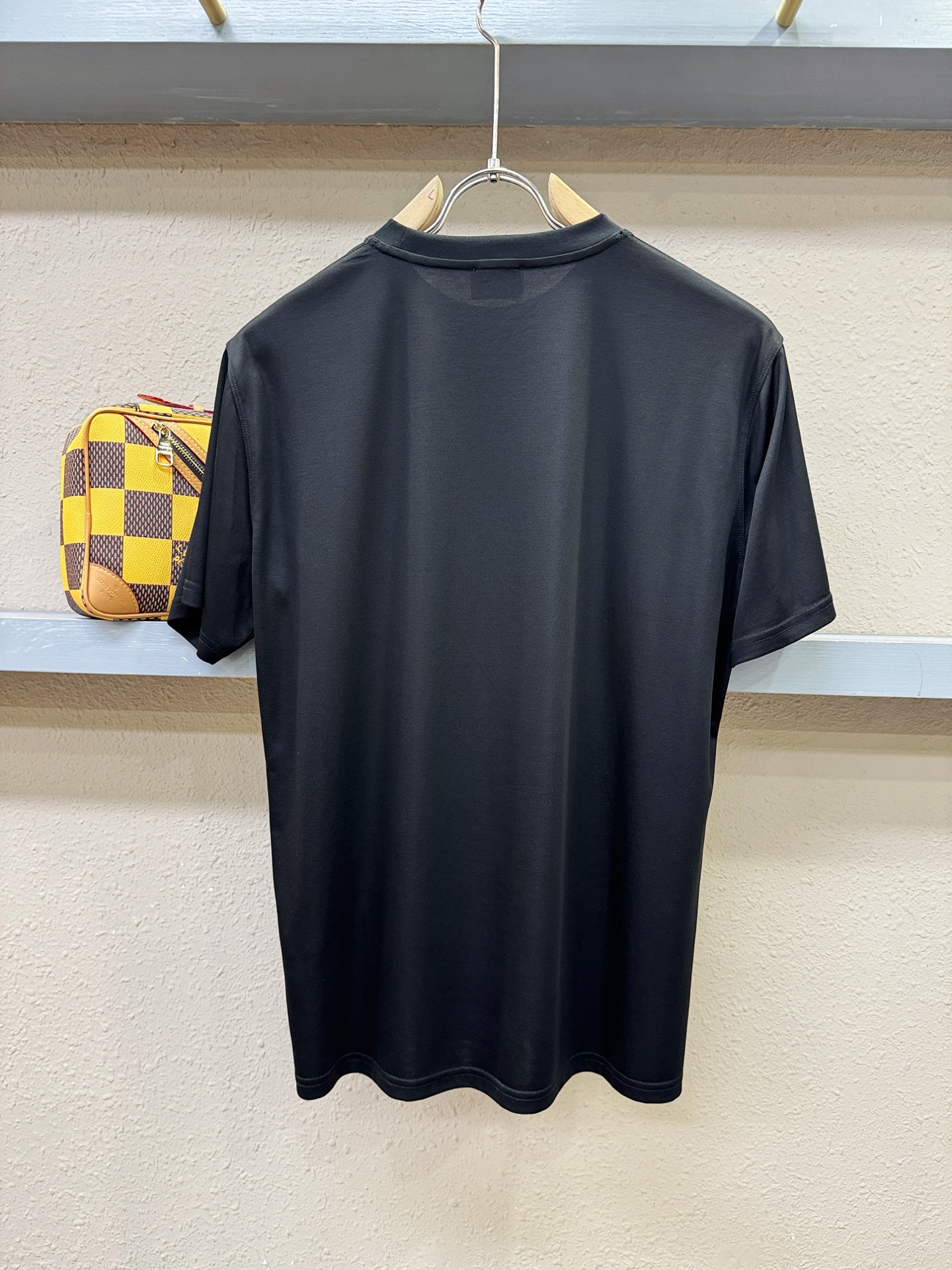 Brioni 布里奥尼 顶级品质 2026新品短袖！原版定制面料，手感柔软。顶级进口私货，时尚设计潮流短