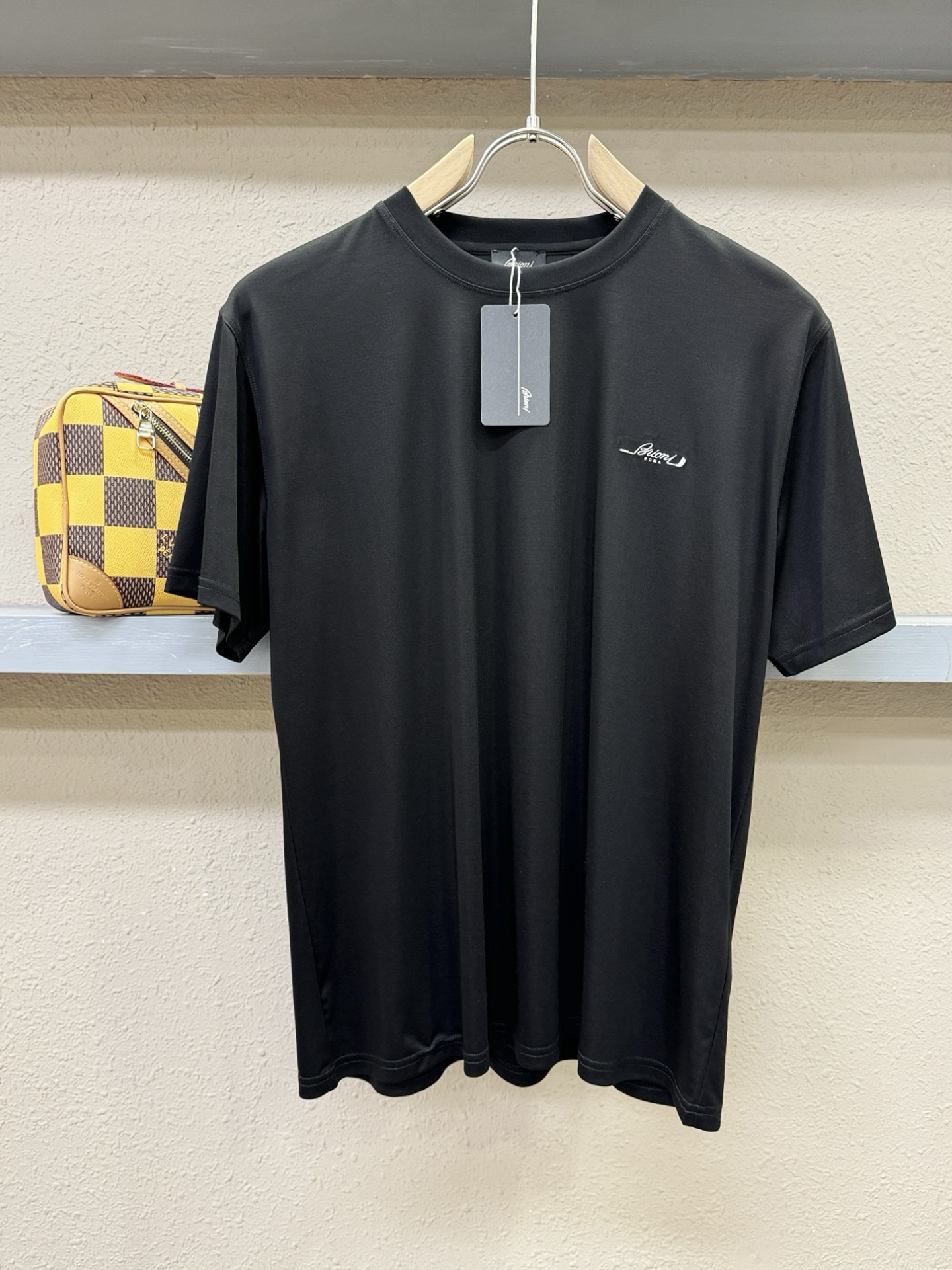 Brioni 布里奥尼 顶级品质 2026新品短袖！原版定制面料，手感柔软。顶级进口私货，时尚设计潮流短