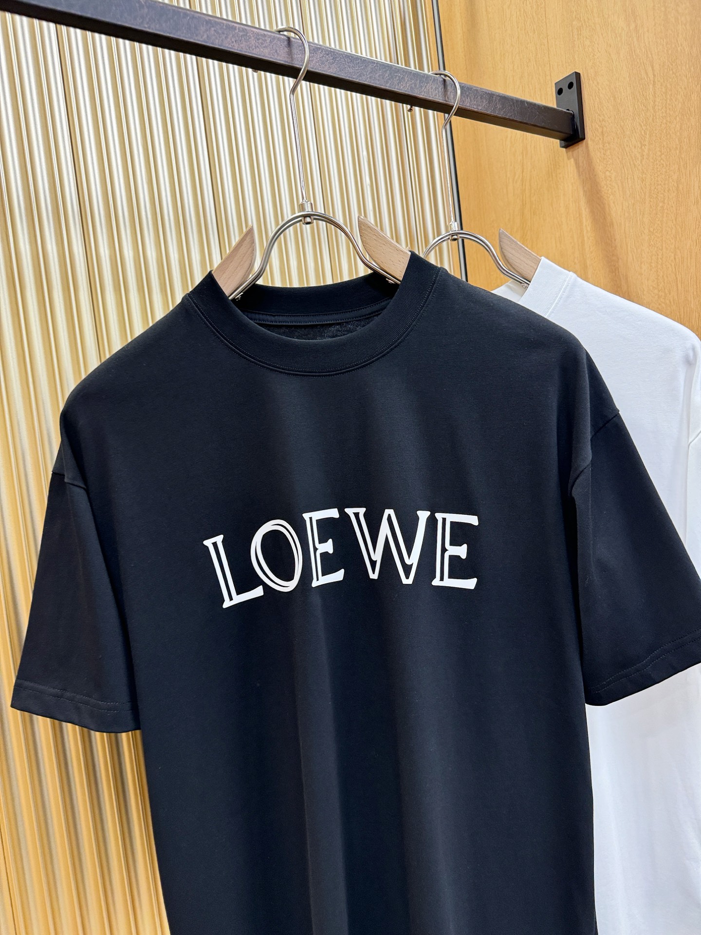 LOEWE罗意威 2026新款短袖T恤！走秀图案时尚休闲短袖T恤衫！设计logo设计！极具设计精选客供面