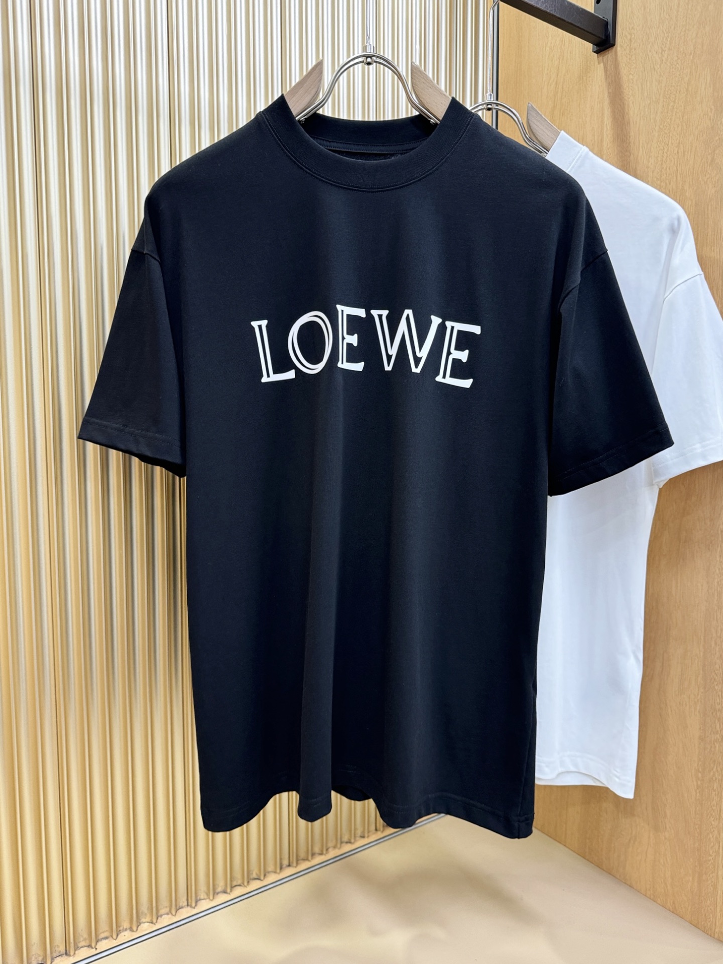 LOEWE罗意威 2026新款短袖T恤！走秀图案时尚休闲短袖T恤衫！设计logo设计！极具设计精选客供面