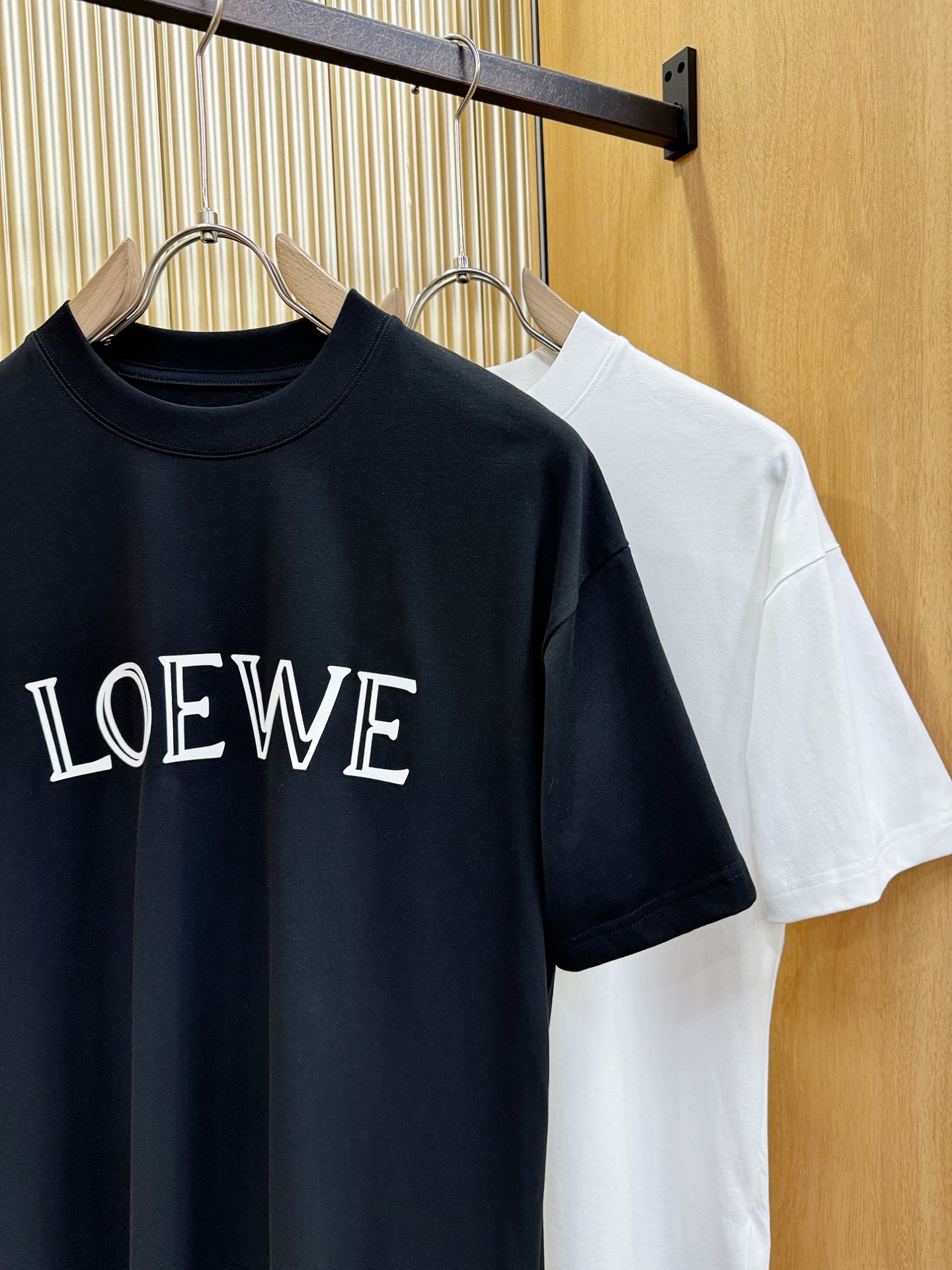 LOEWE罗意威 2026新款短袖T恤！走秀图案时尚休闲短袖T恤衫！设计logo设计！极具设计精选客供面