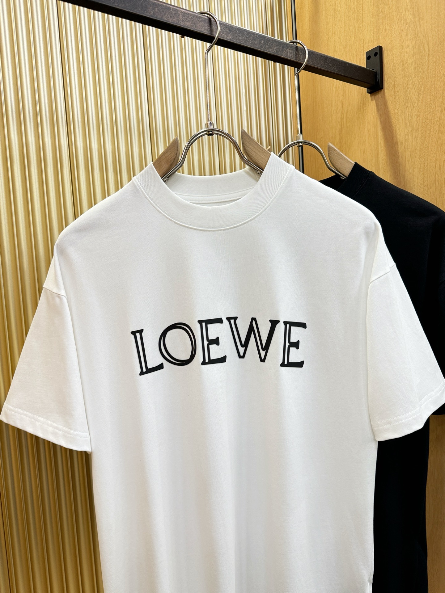 LOEWE罗意威 2026新款短袖T恤！走秀图案时尚休闲短袖T恤衫！设计logo设计！极具设计精选客供面