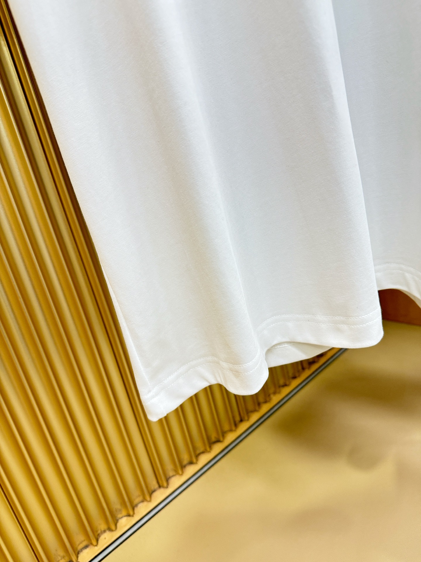 LOEWE罗意威 2026新款短袖T恤！走秀图案时尚休闲短袖T恤衫！设计logo设计！极具设计精选客供面