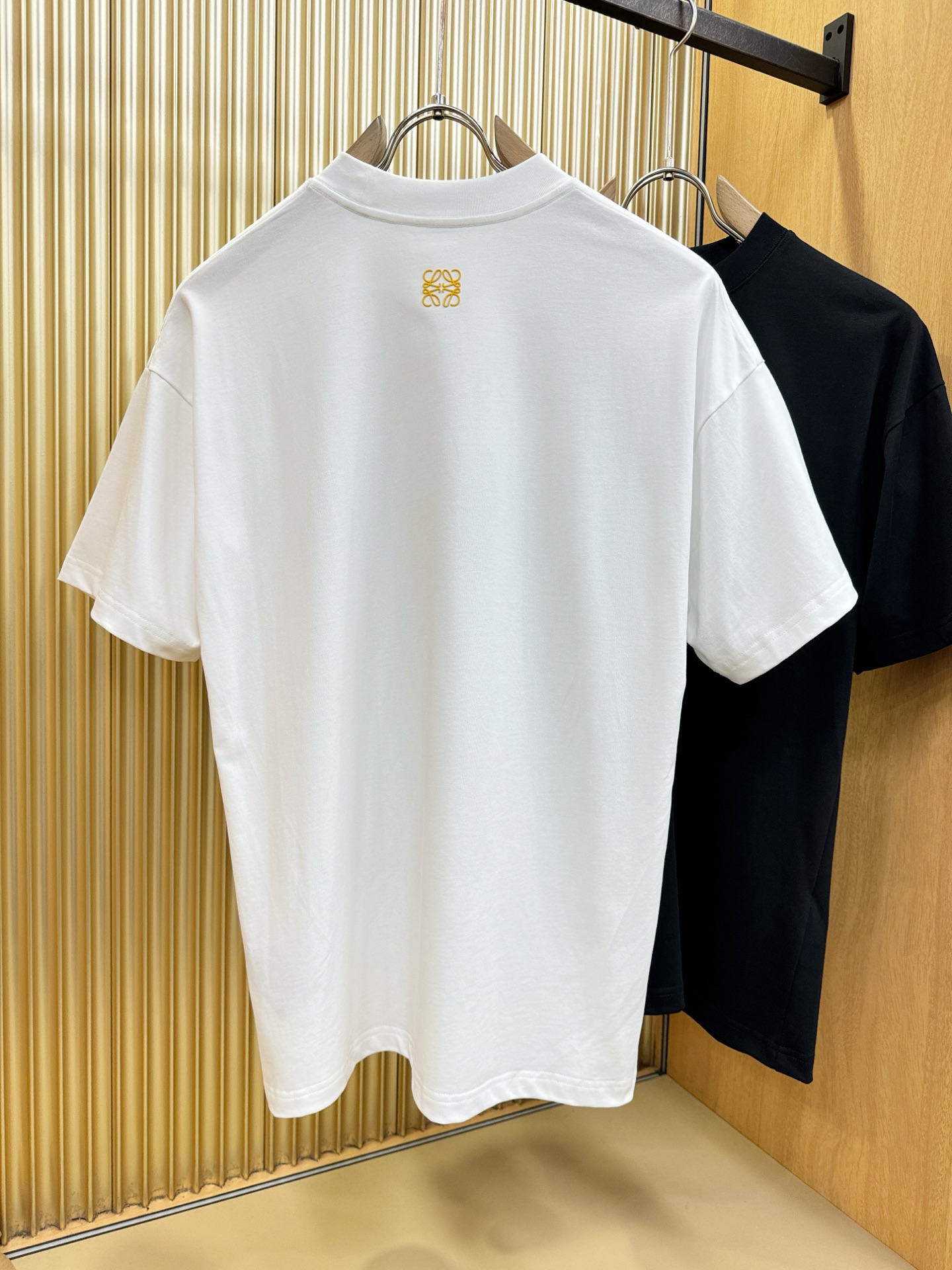 LOEWE罗意威 2026新款短袖T恤！走秀图案时尚休闲短袖T恤衫！设计logo设计！极具设计精选客供面