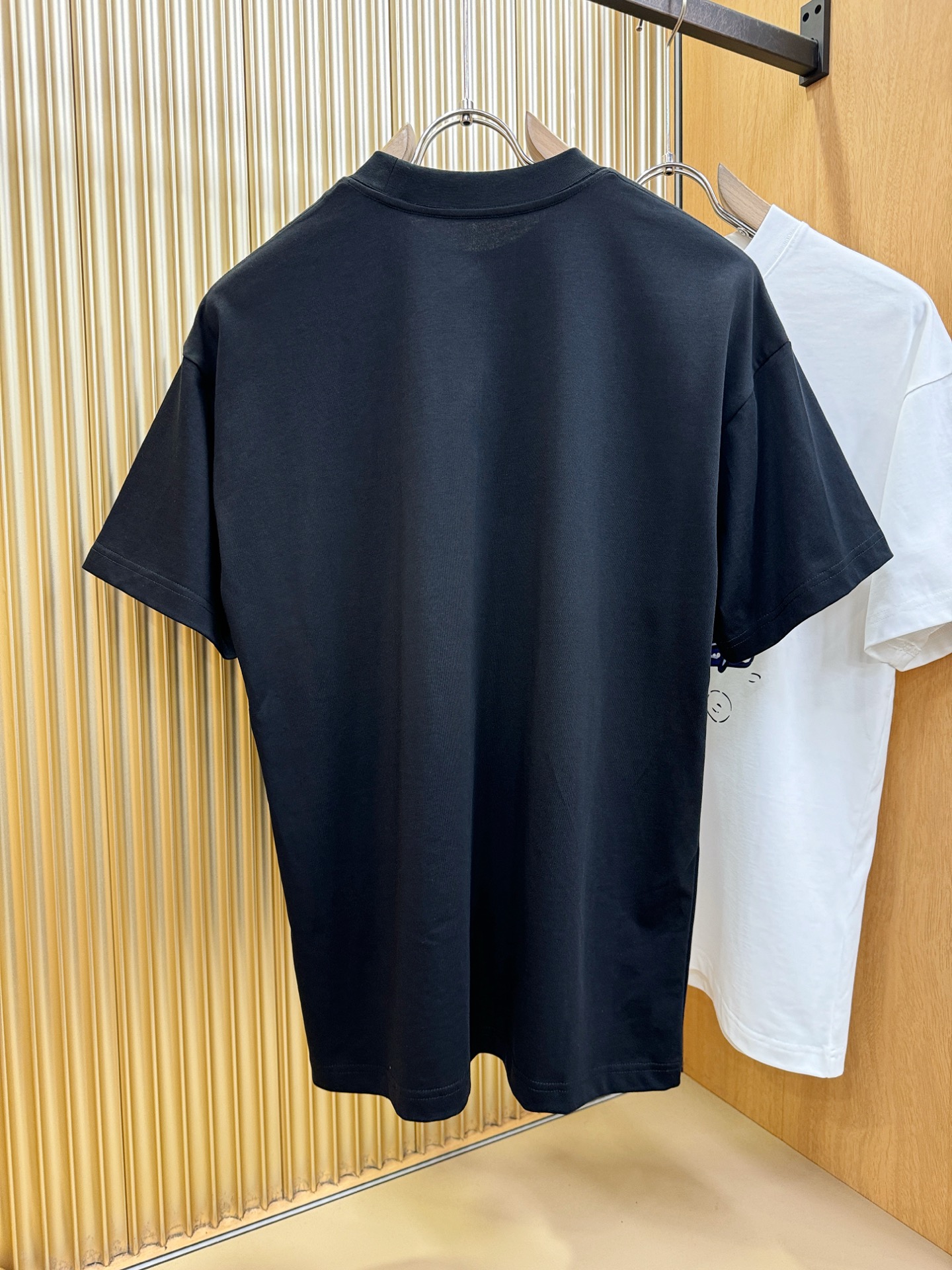 BURBERRY巴宝莉 2026新款短袖T恤！走秀图案时尚休闲短袖T恤衫！设计logo设计！极具设计精选