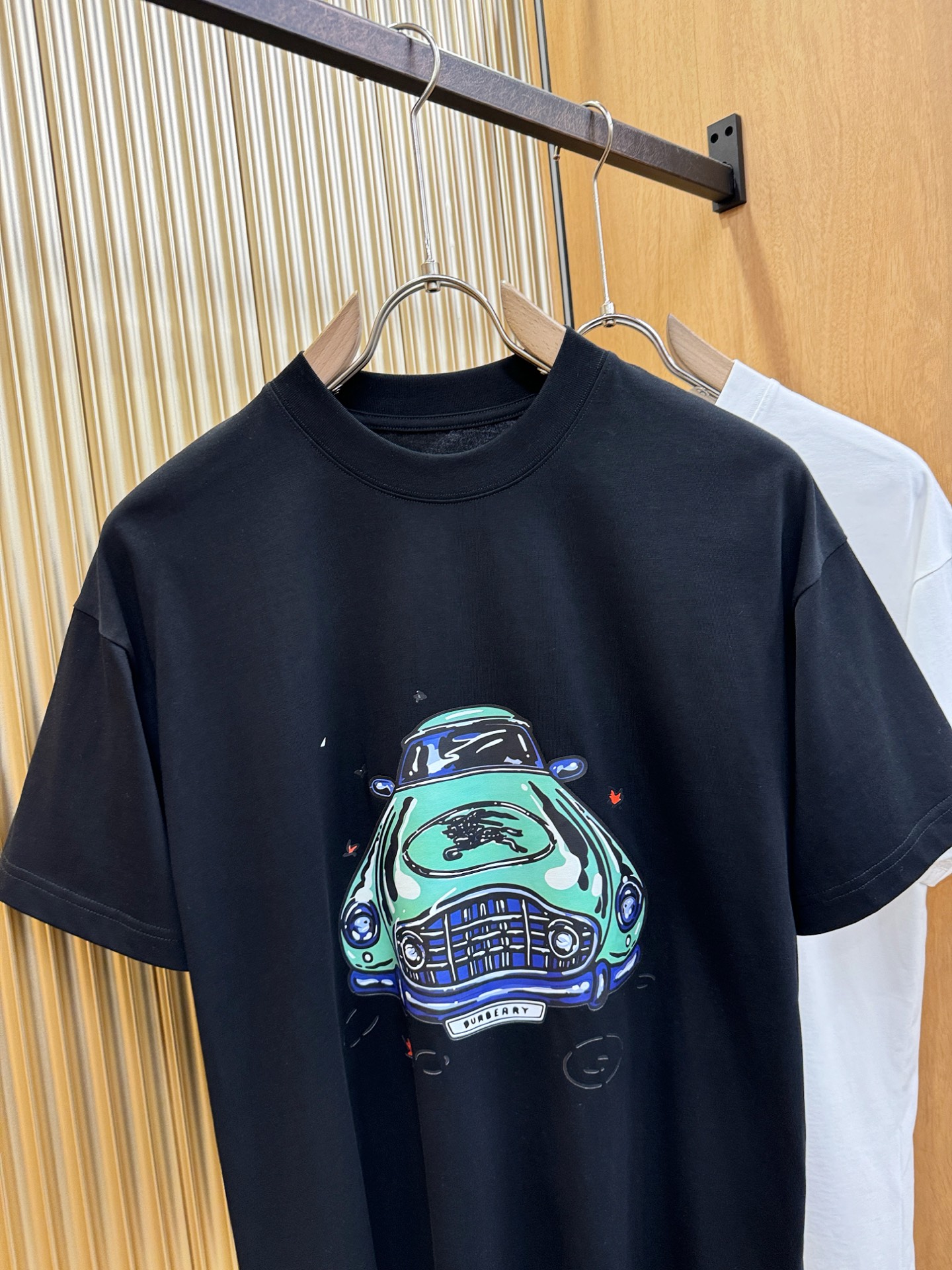 BURBERRY巴宝莉 2026新款短袖T恤！走秀图案时尚休闲短袖T恤衫！设计logo设计！极具设计精选