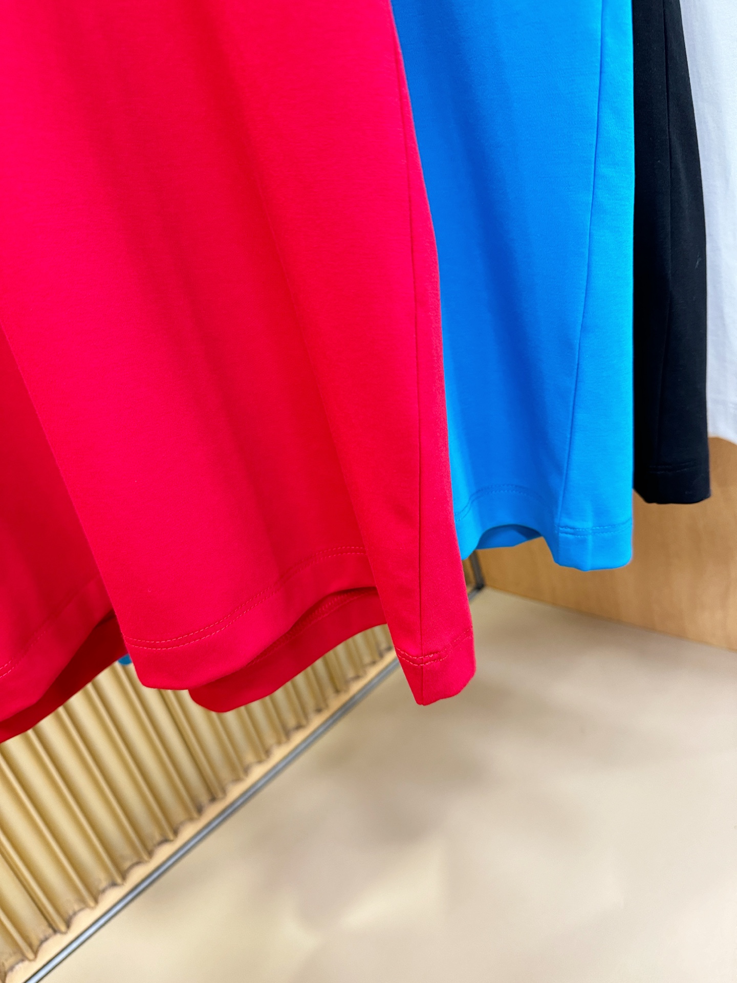 Brioni 布里奥尼 顶级品质 2026新品短袖！原版定制面料，手感柔软。顶级进口私货，时尚设计潮流短