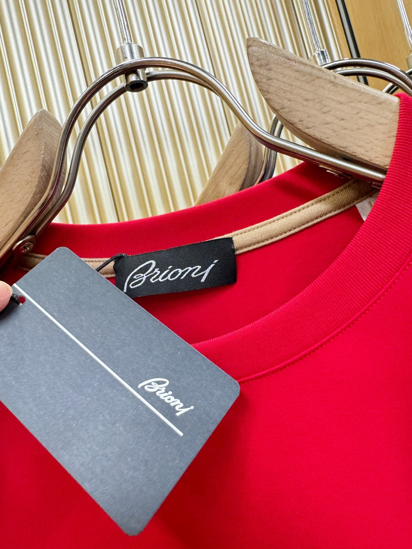 Brioni 布里奥尼 顶级品质 2026新品短袖！原版定制面料，手感柔软。顶级进口私货，时尚设计潮流短