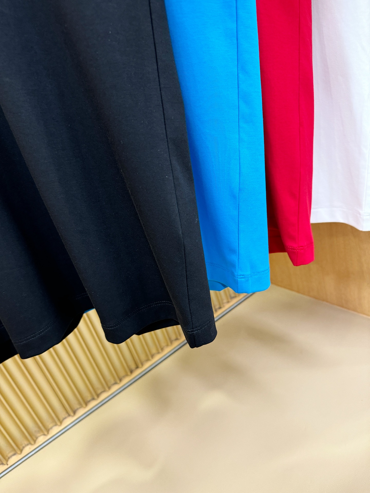 Brioni 布里奥尼 顶级品质 2026新品短袖！原版定制面料，手感柔软。顶级进口私货，时尚设计潮流短