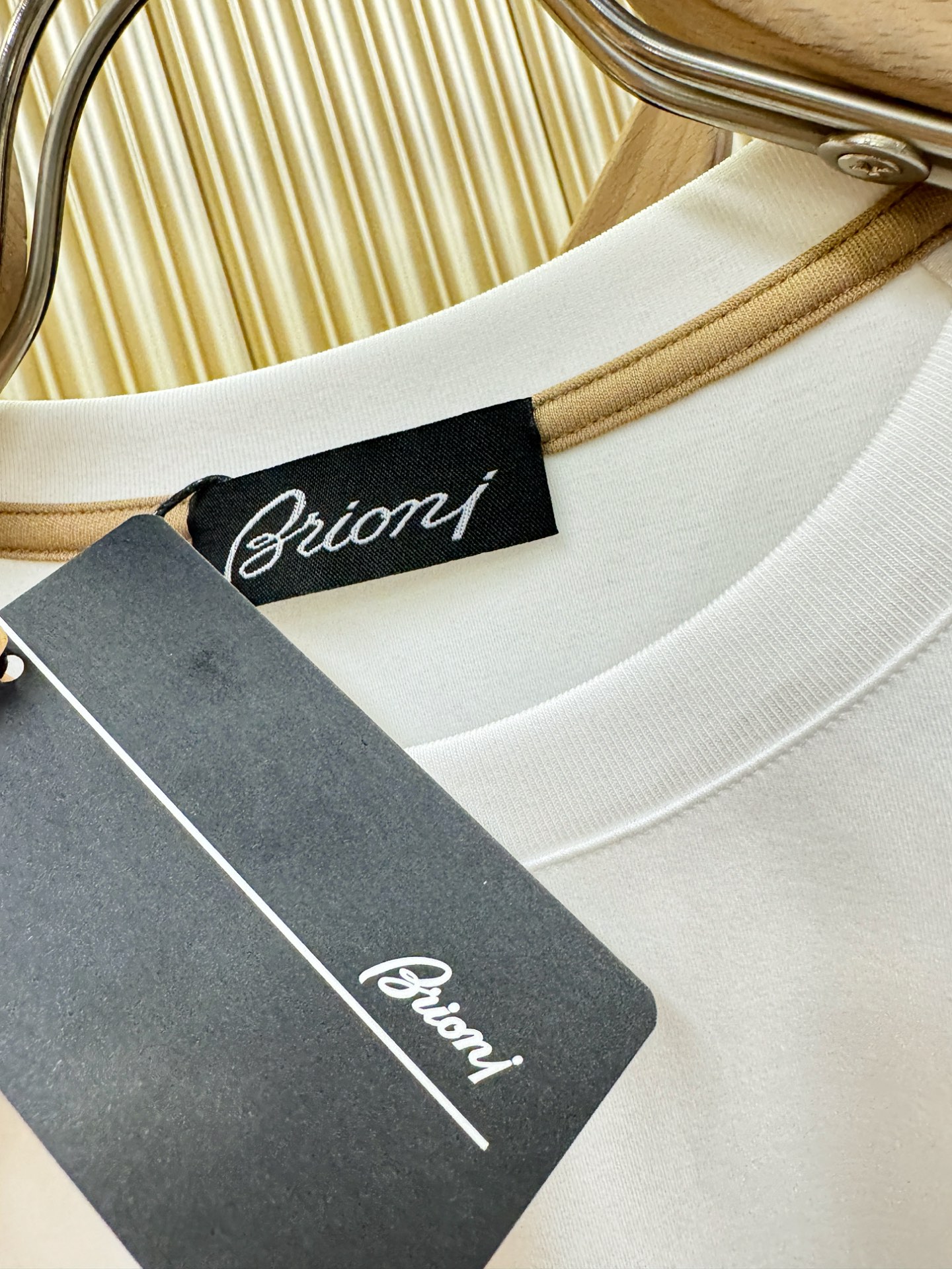 Brioni 布里奥尼 顶级品质 2026新品短袖！原版定制面料，手感柔软。顶级进口私货，时尚设计潮流短