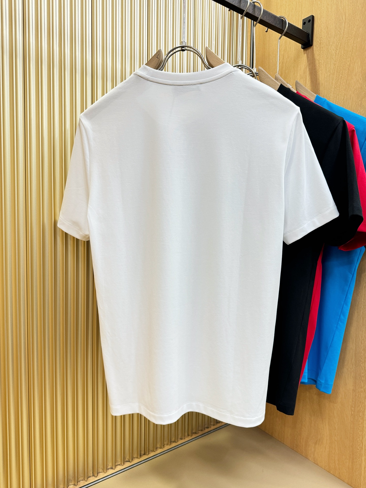 Brioni 布里奥尼 顶级品质 2026新品短袖！原版定制面料，手感柔软。顶级进口私货，时尚设计潮流短