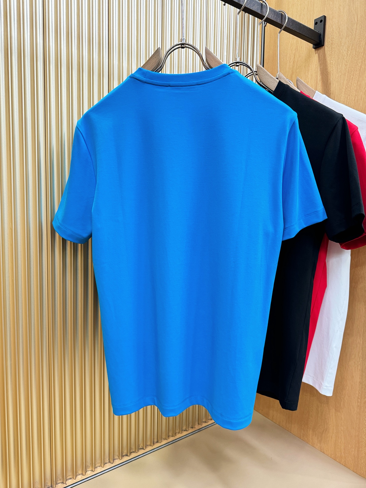 Brioni 布里奥尼 顶级品质 2026新品短袖！原版定制面料，手感柔软。顶级进口私货，时尚设计潮流短