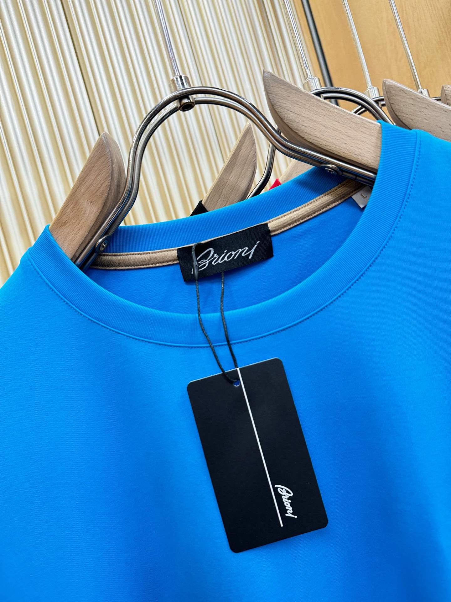 Brioni 布里奥尼 顶级品质 2026新品短袖！原版定制面料，手感柔软。顶级进口私货，时尚设计潮流短