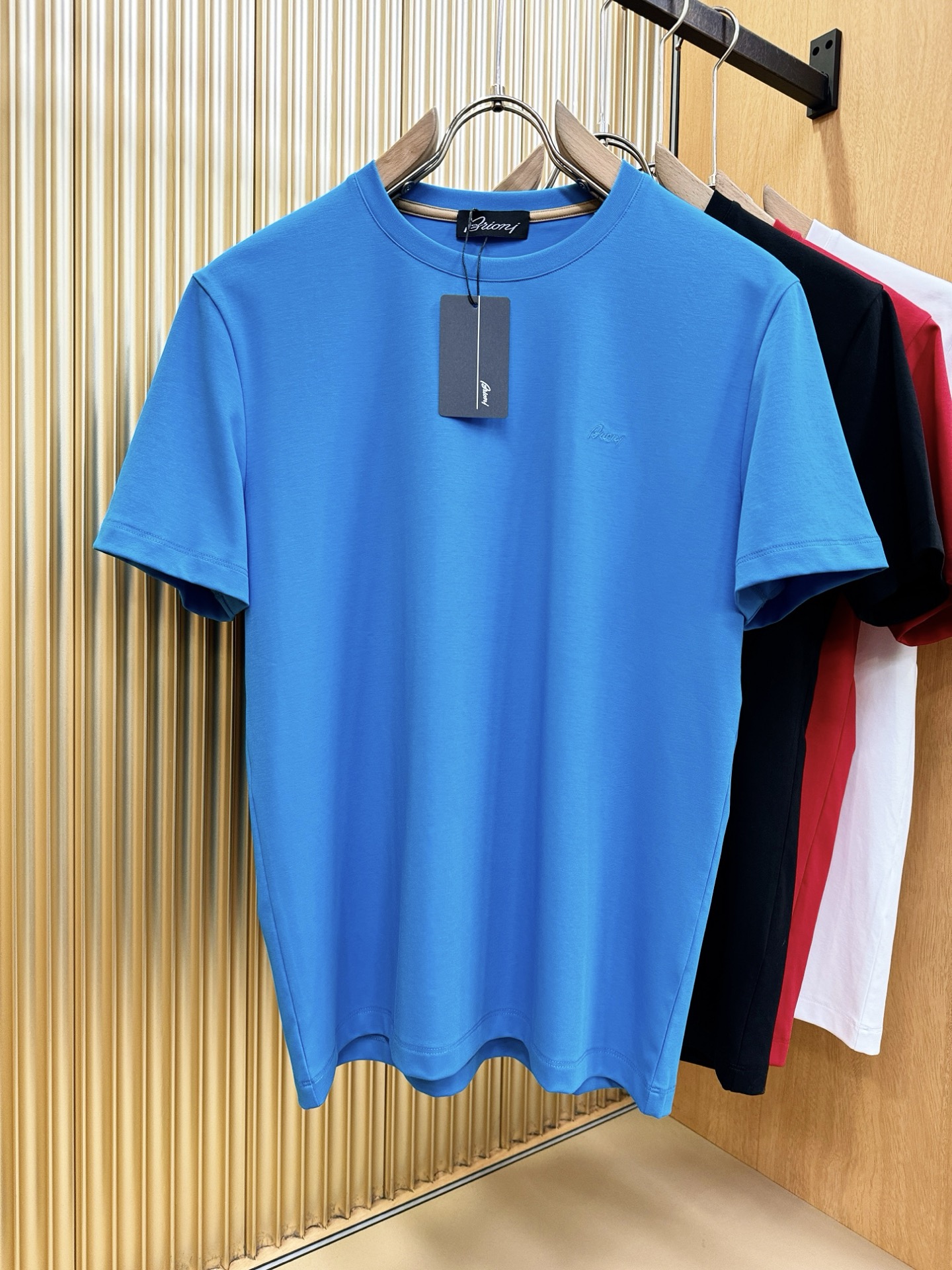 Brioni 布里奥尼 顶级品质 2026新品短袖！原版定制面料，手感柔软。顶级进口私货，时尚设计潮流短