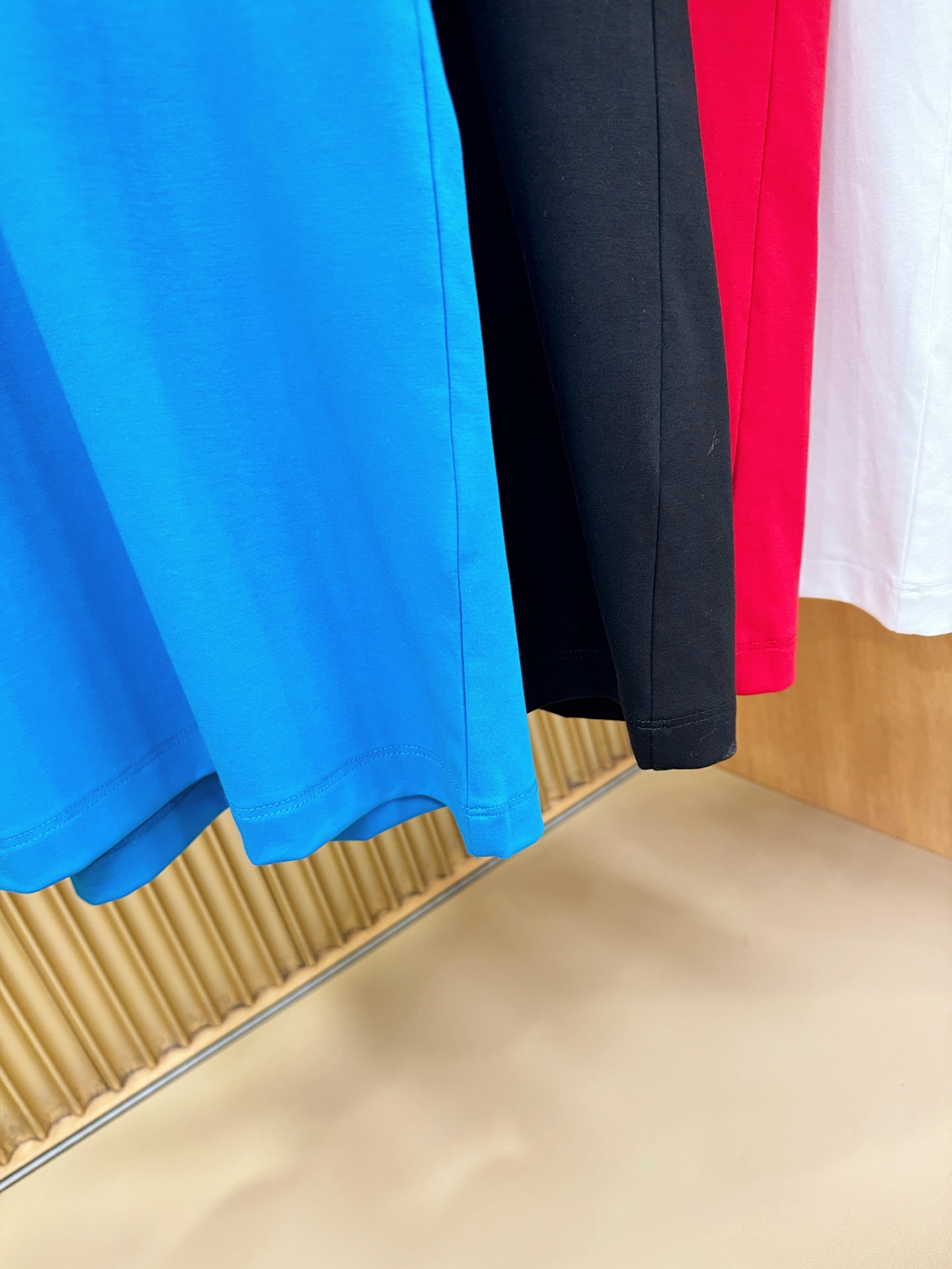 Brioni 布里奥尼 顶级品质 2026新品短袖！原版定制面料，手感柔软。顶级进口私货，时尚设计潮流短