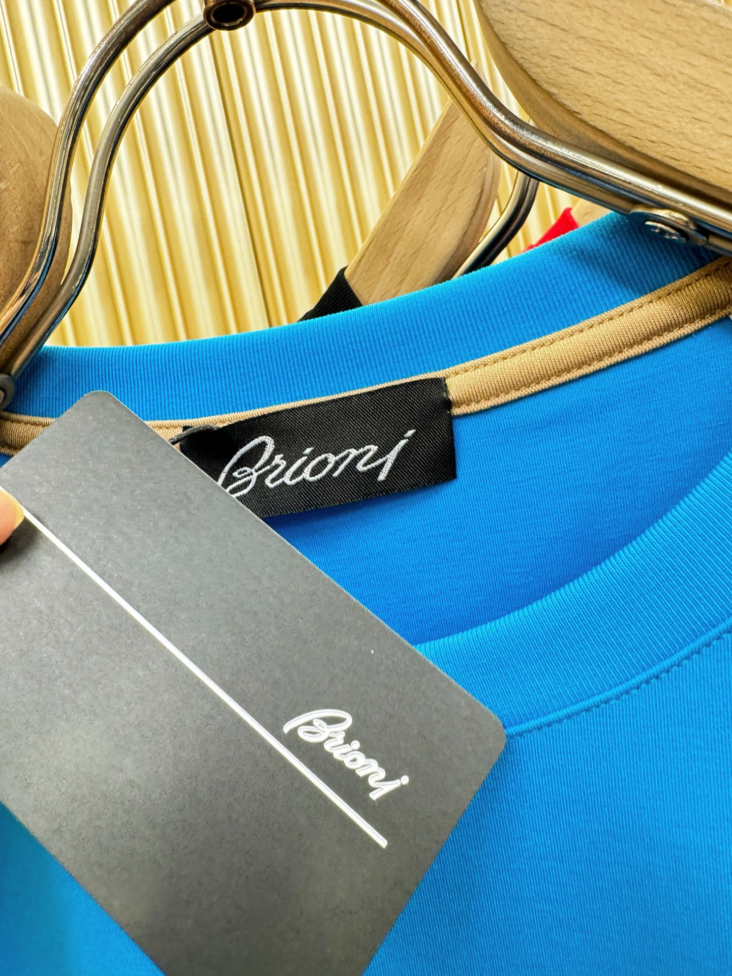 Brioni 布里奥尼 顶级品质 2026新品短袖！原版定制面料，手感柔软。顶级进口私货，时尚设计潮流短