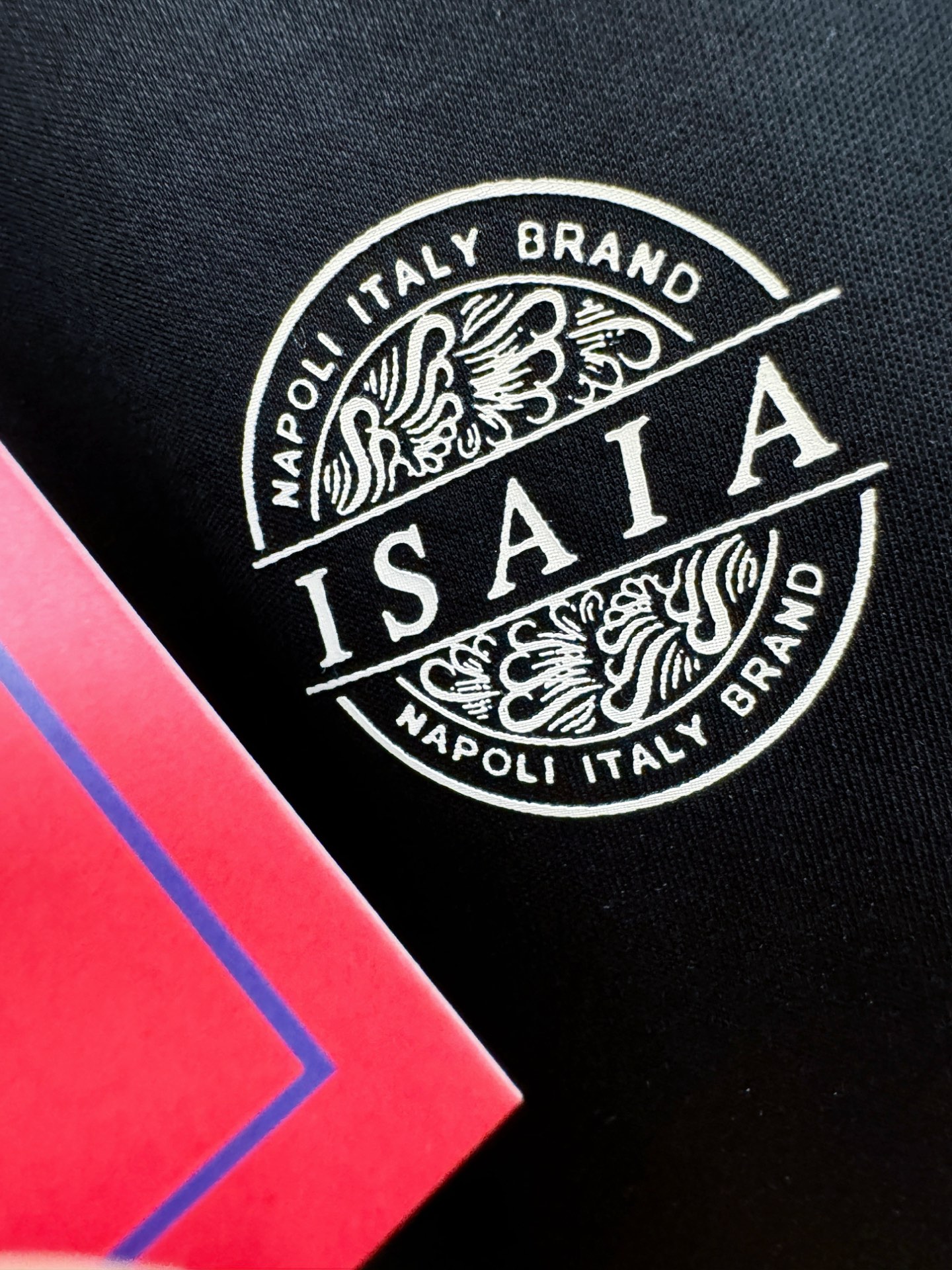 ISAIA 顶级品质 2026新品短袖！原版定制面料，手感柔软。顶级进口私货，时尚设计潮流短袖，不失奢华