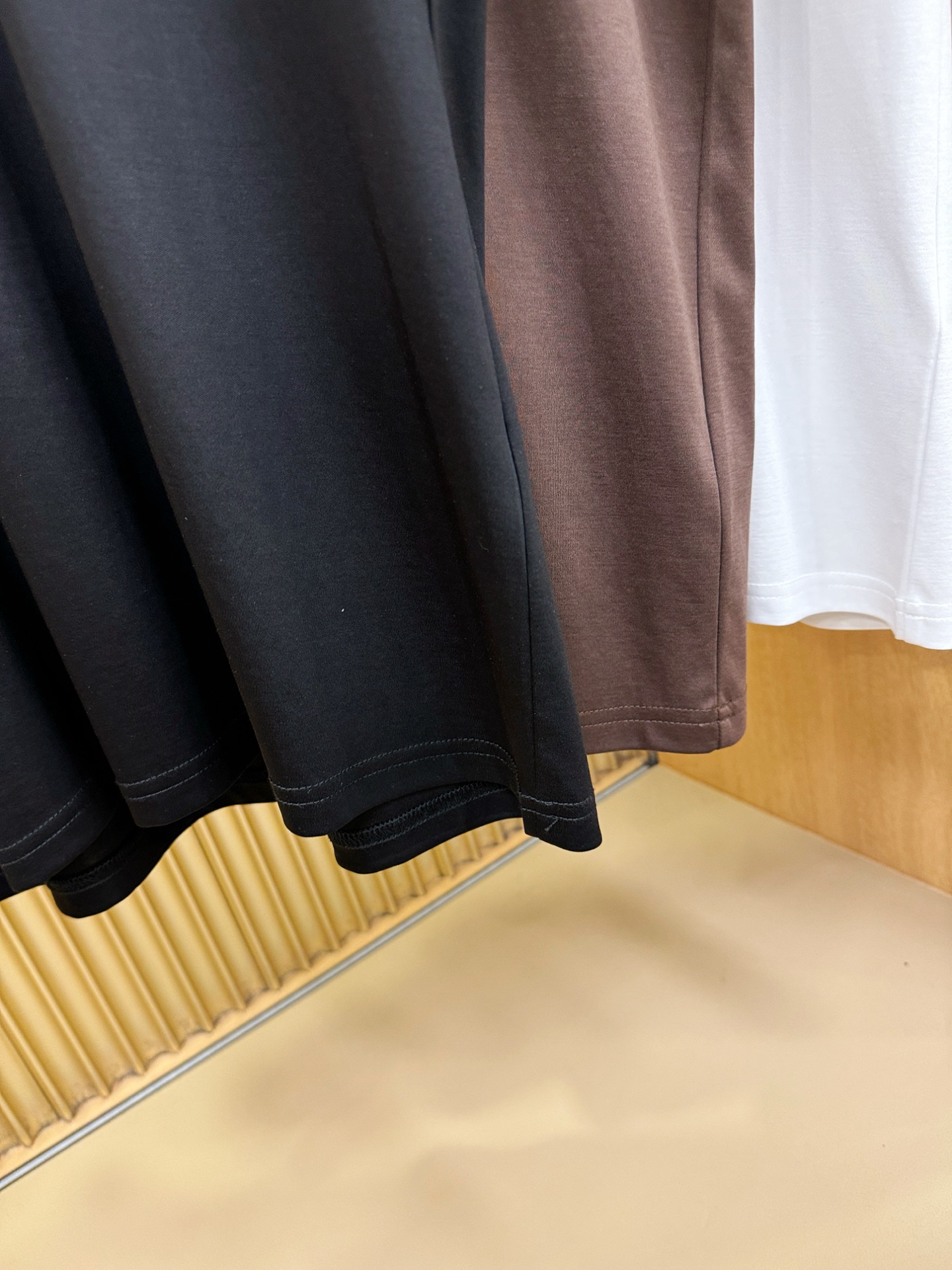 ISAIA 顶级品质 2026新品短袖！原版定制面料，手感柔软。顶级进口私货，时尚设计潮流短袖，不失奢华