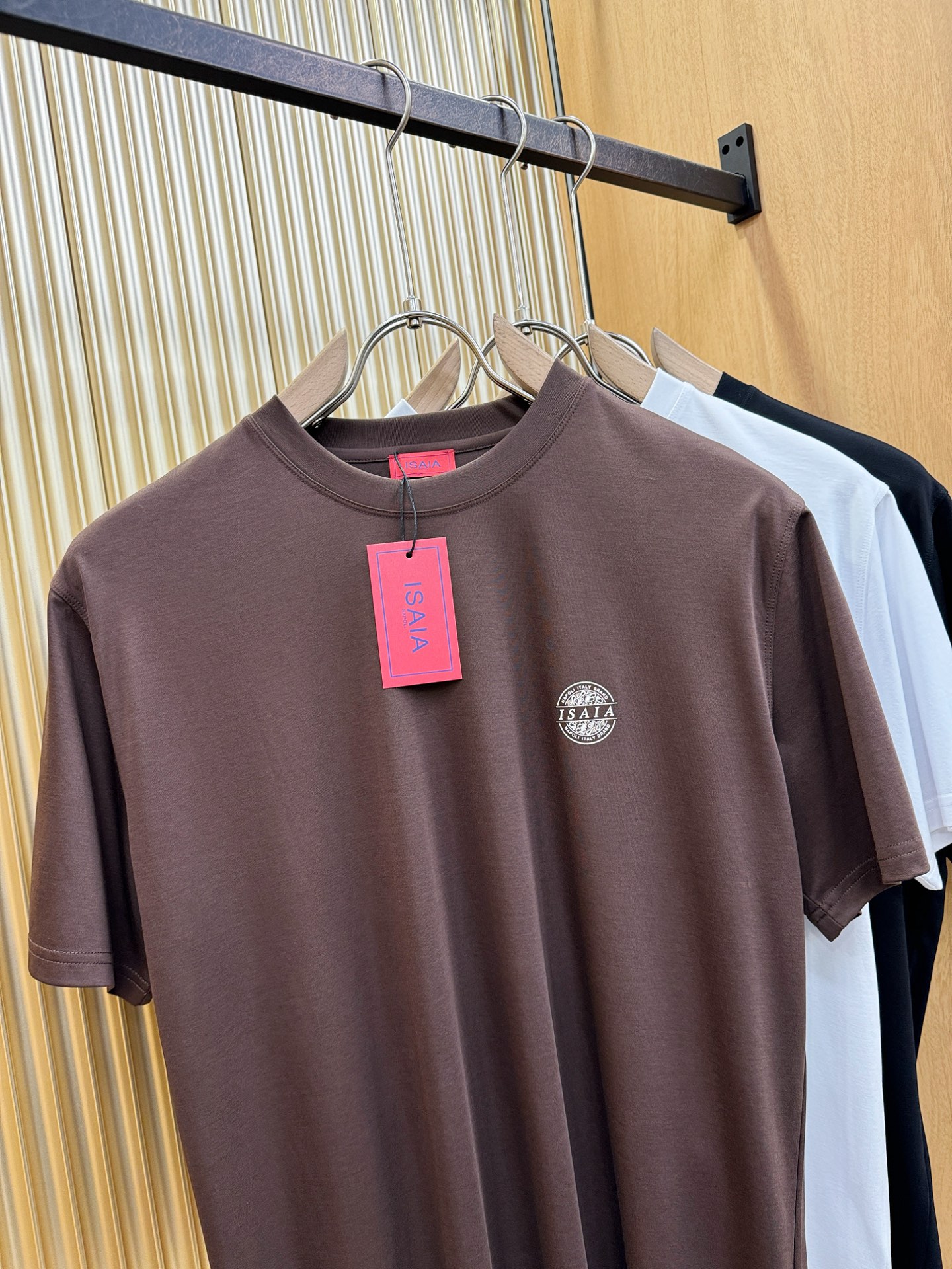 ISAIA 顶级品质 2026新品短袖！原版定制面料，手感柔软。顶级进口私货，时尚设计潮流短袖，不失奢华