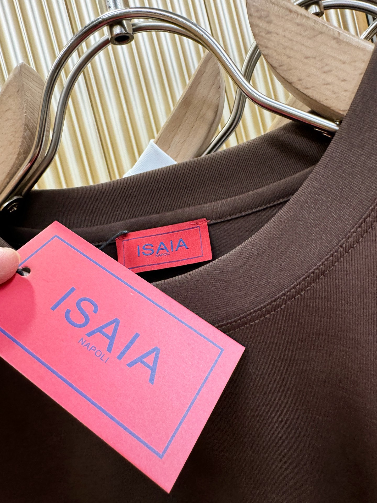 ISAIA 顶级品质 2026新品短袖！原版定制面料，手感柔软。顶级进口私货，时尚设计潮流短袖，不失奢华