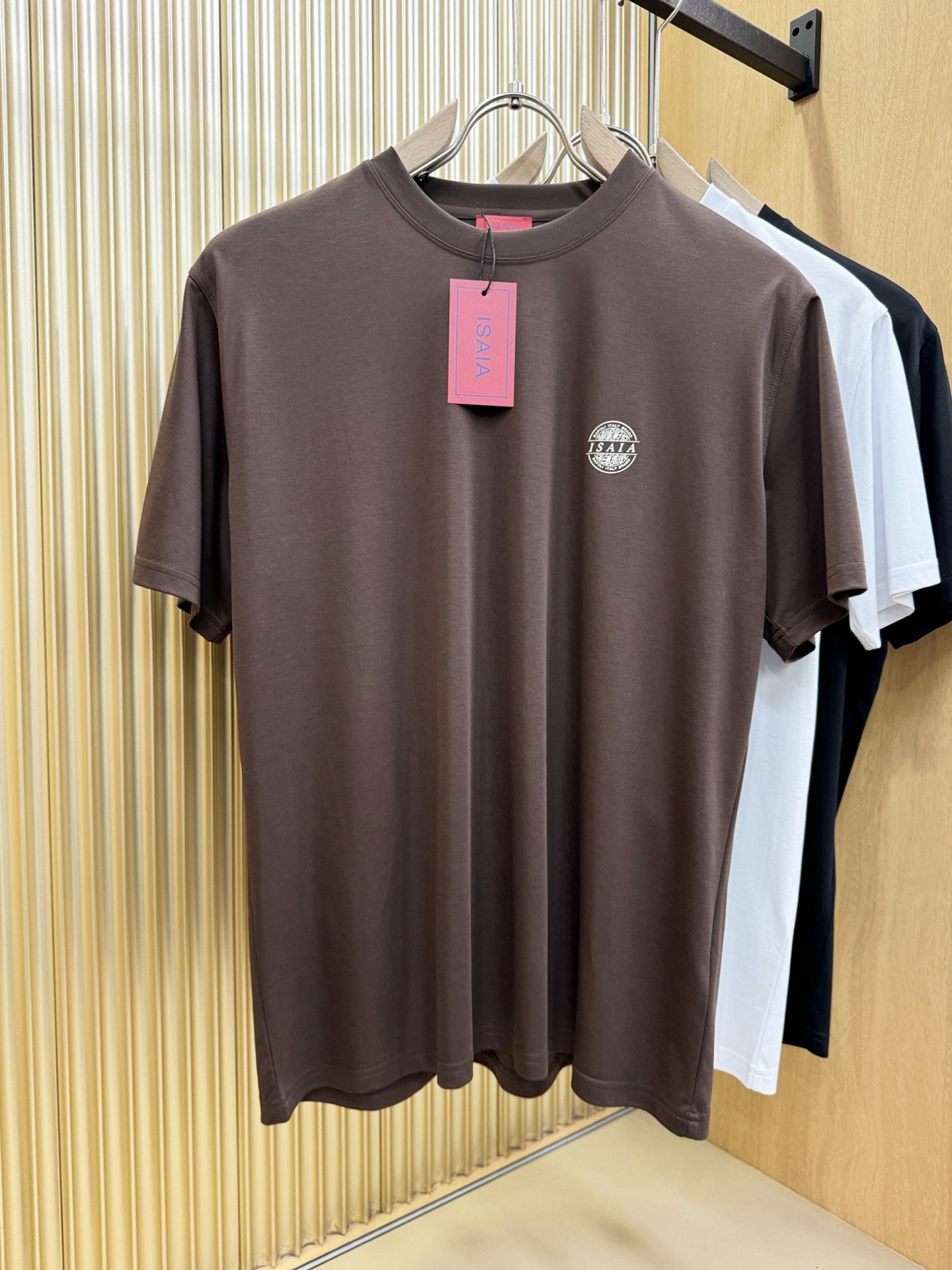 ISAIA 顶级品质 2026新品短袖！原版定制面料，手感柔软。顶级进口私货，时尚设计潮流短袖，不失奢华