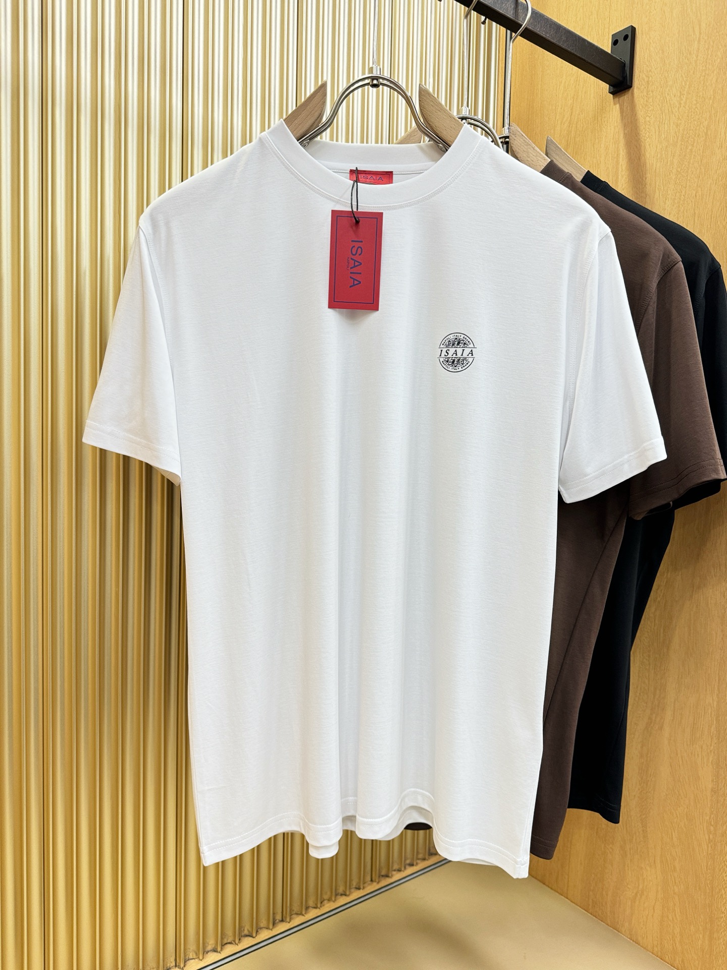 ISAIA 顶级品质 2026新品短袖！原版定制面料，手感柔软。顶级进口私货，时尚设计潮流短袖，不失奢华