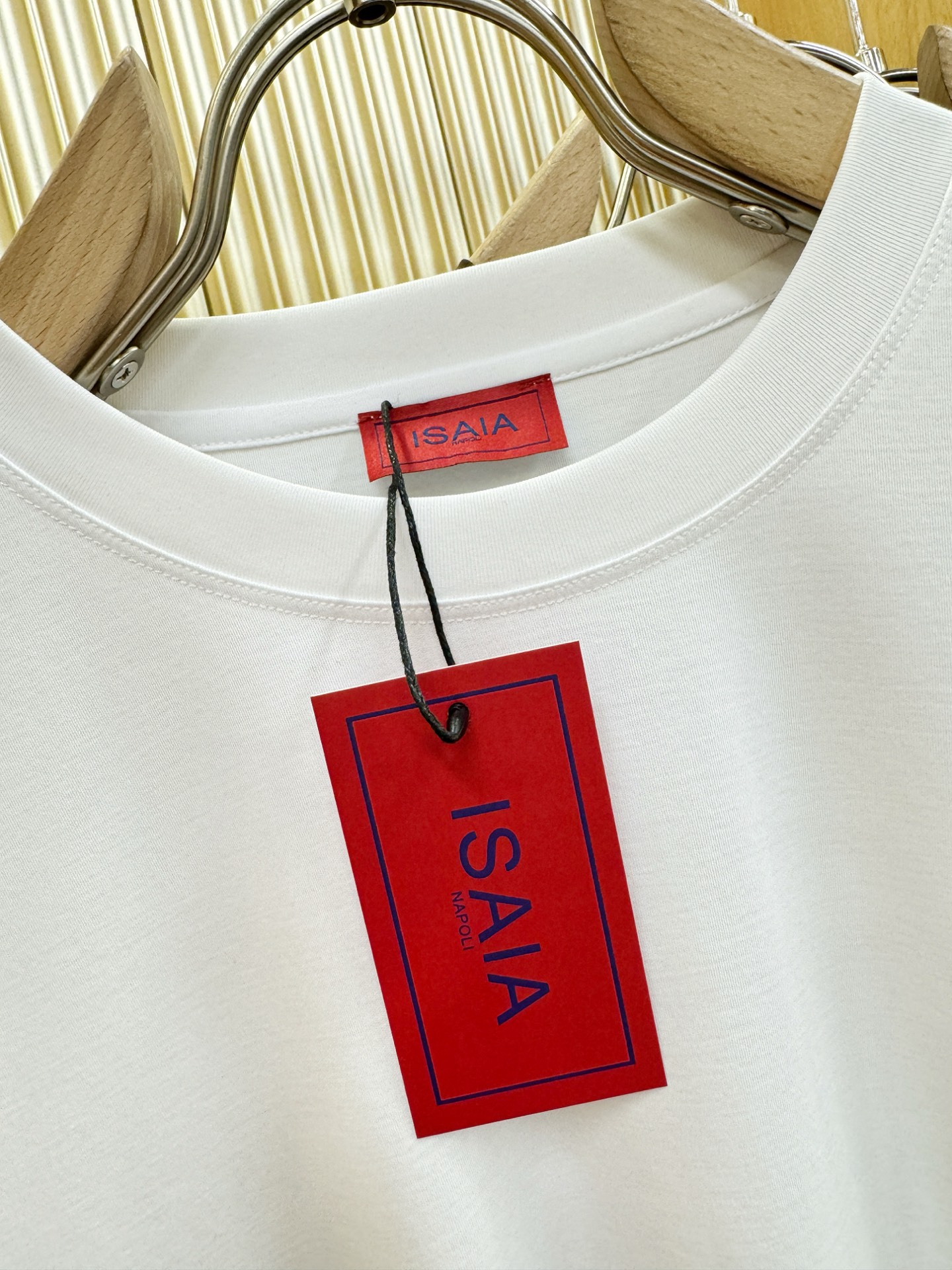 ISAIA 顶级品质 2026新品短袖！原版定制面料，手感柔软。顶级进口私货，时尚设计潮流短袖，不失奢华