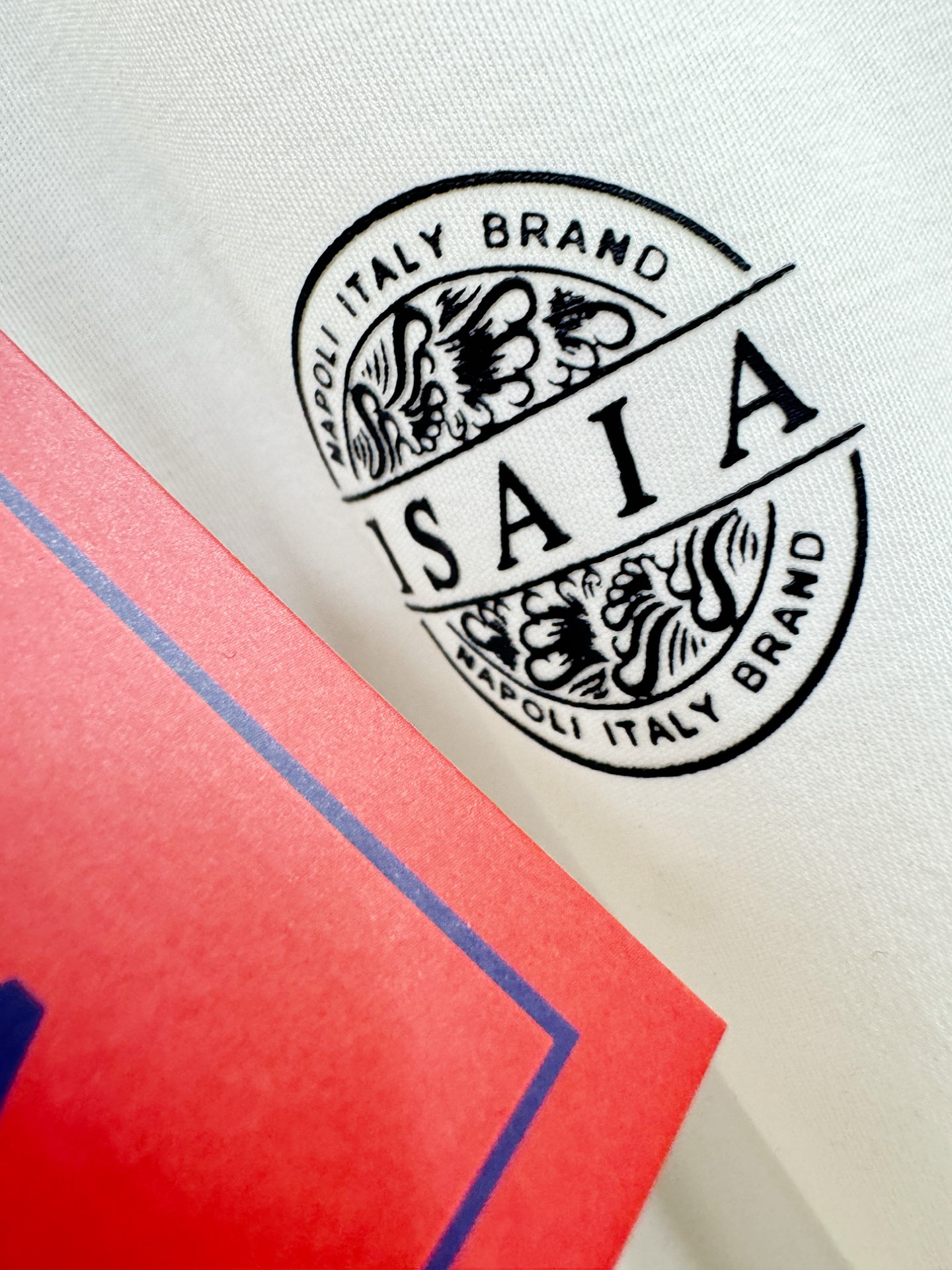 ISAIA 顶级品质 2026新品短袖！原版定制面料，手感柔软。顶级进口私货，时尚设计潮流短袖，不失奢华