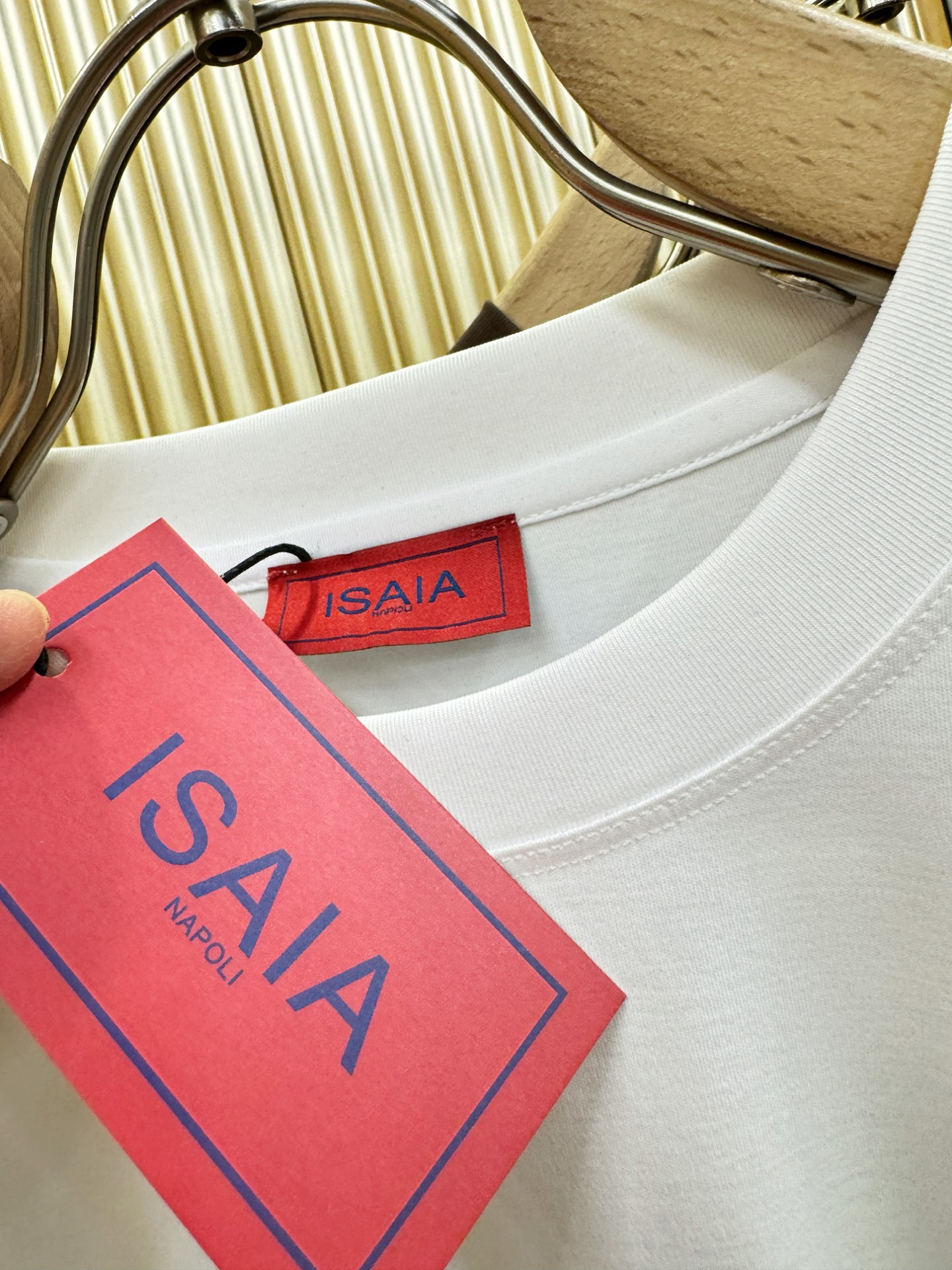 ISAIA 顶级品质 2026新品短袖！原版定制面料，手感柔软。顶级进口私货，时尚设计潮流短袖，不失奢华