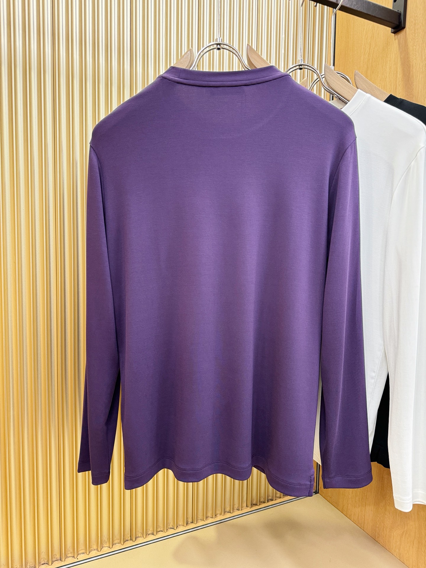 Brioni 布里奥尼 2026新品 长袖T恤，经典Logo设计，百搭款 官网同步发售 定制面料，柔软细