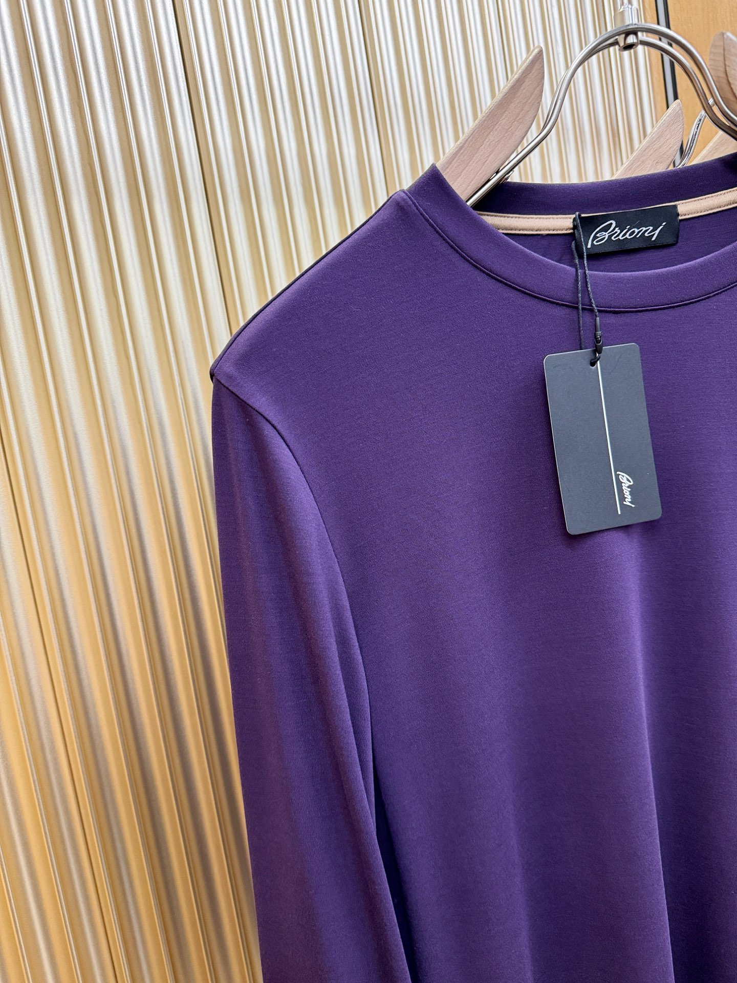 Brioni 布里奥尼 2026新品 长袖T恤，经典Logo设计，百搭款 官网同步发售 定制面料，柔软细