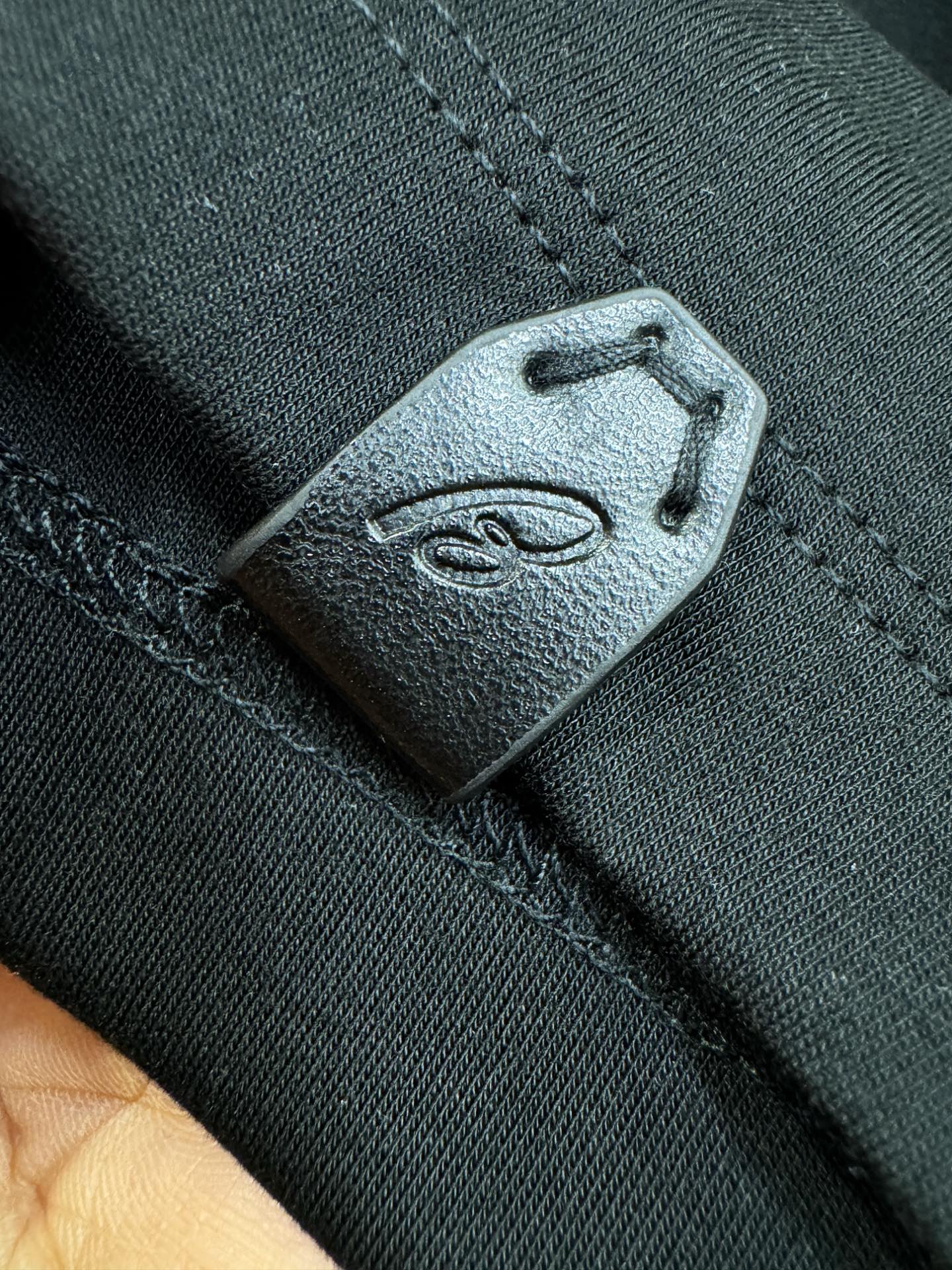 Brioni 布里奥尼 2026新品 长袖T恤，经典Logo设计，百搭款 官网同步发售 定制面料，柔软细