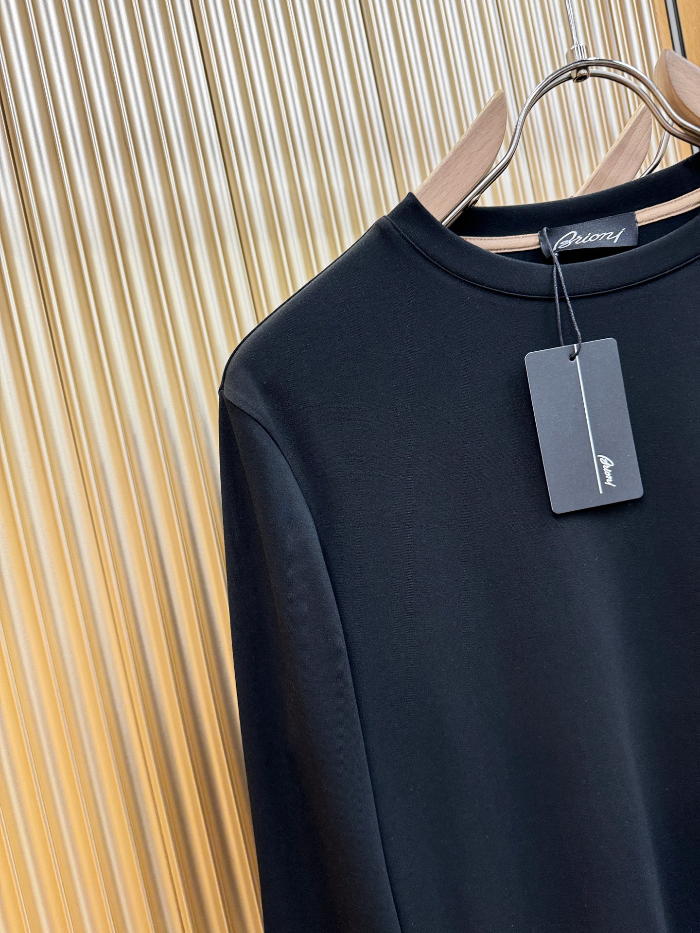 Brioni 布里奥尼 2026新品 长袖T恤，经典Logo设计，百搭款 官网同步发售 定制面料，柔软细