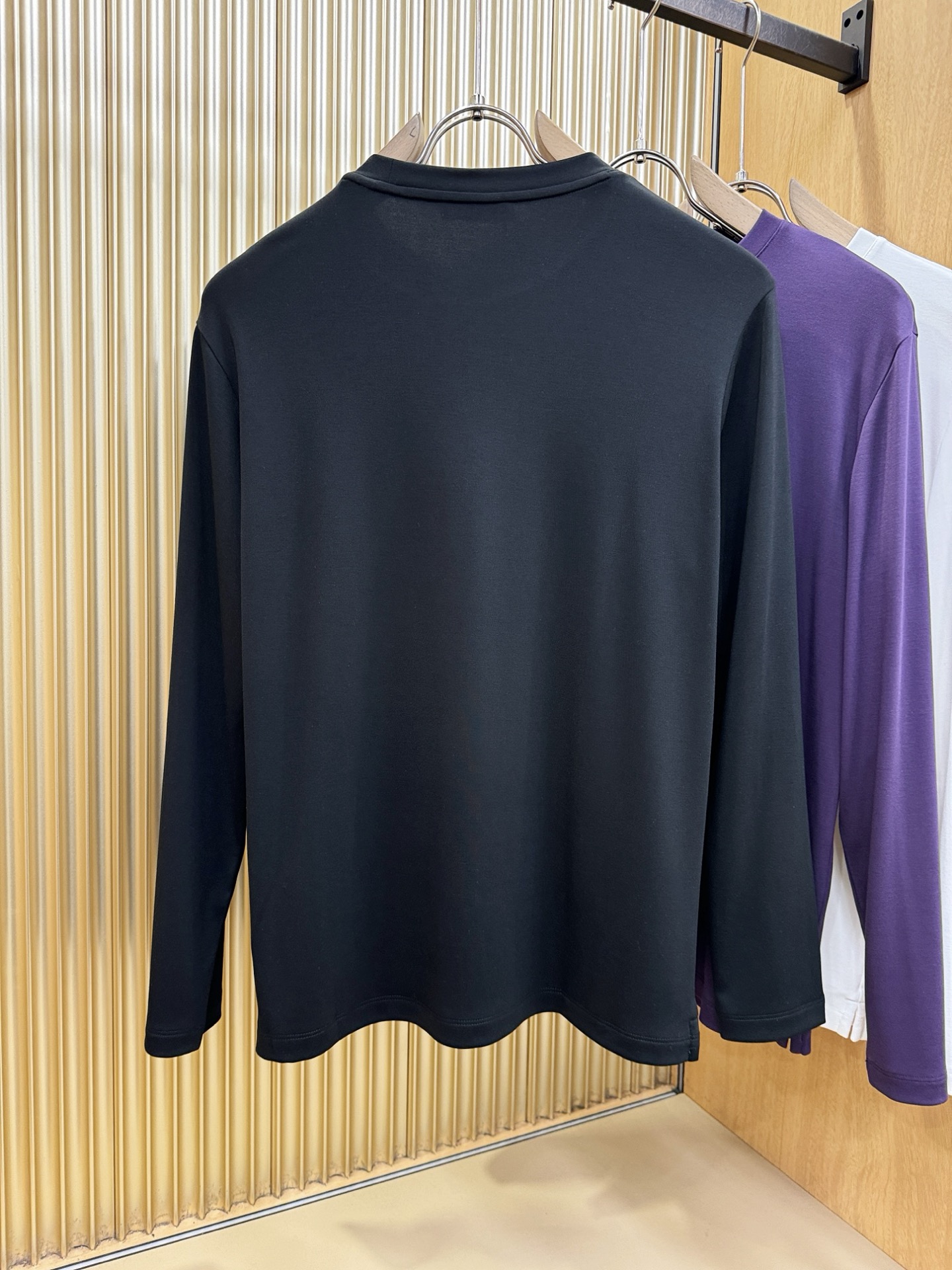 Brioni 布里奥尼 2026新品 长袖T恤，经典Logo设计，百搭款 官网同步发售 定制面料，柔软细