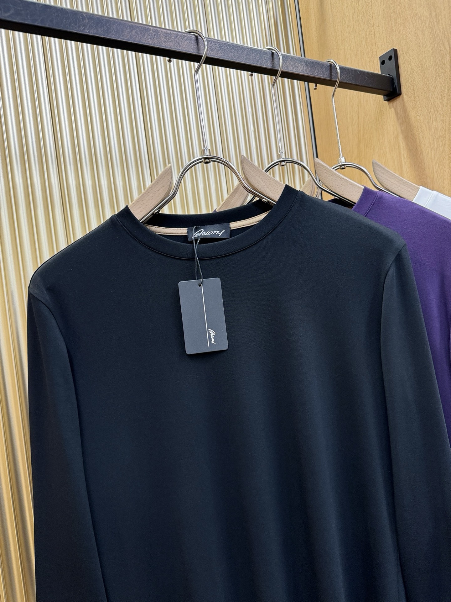 Brioni 布里奥尼 2026新品 长袖T恤，经典Logo设计，百搭款 官网同步发售 定制面料，柔软细