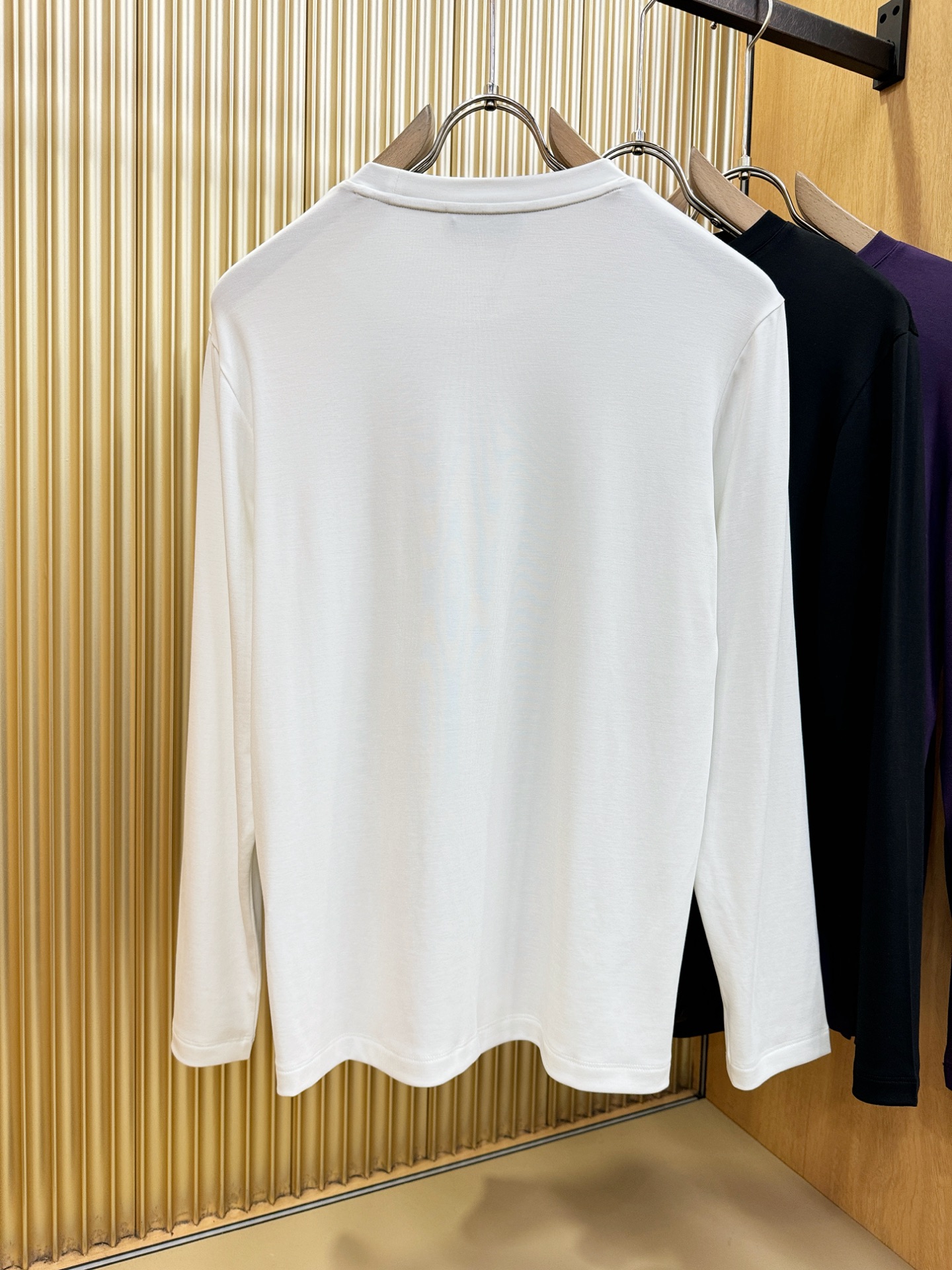 Brioni 布里奥尼 2026新品 长袖T恤，经典Logo设计，百搭款 官网同步发售 定制面料，柔软细