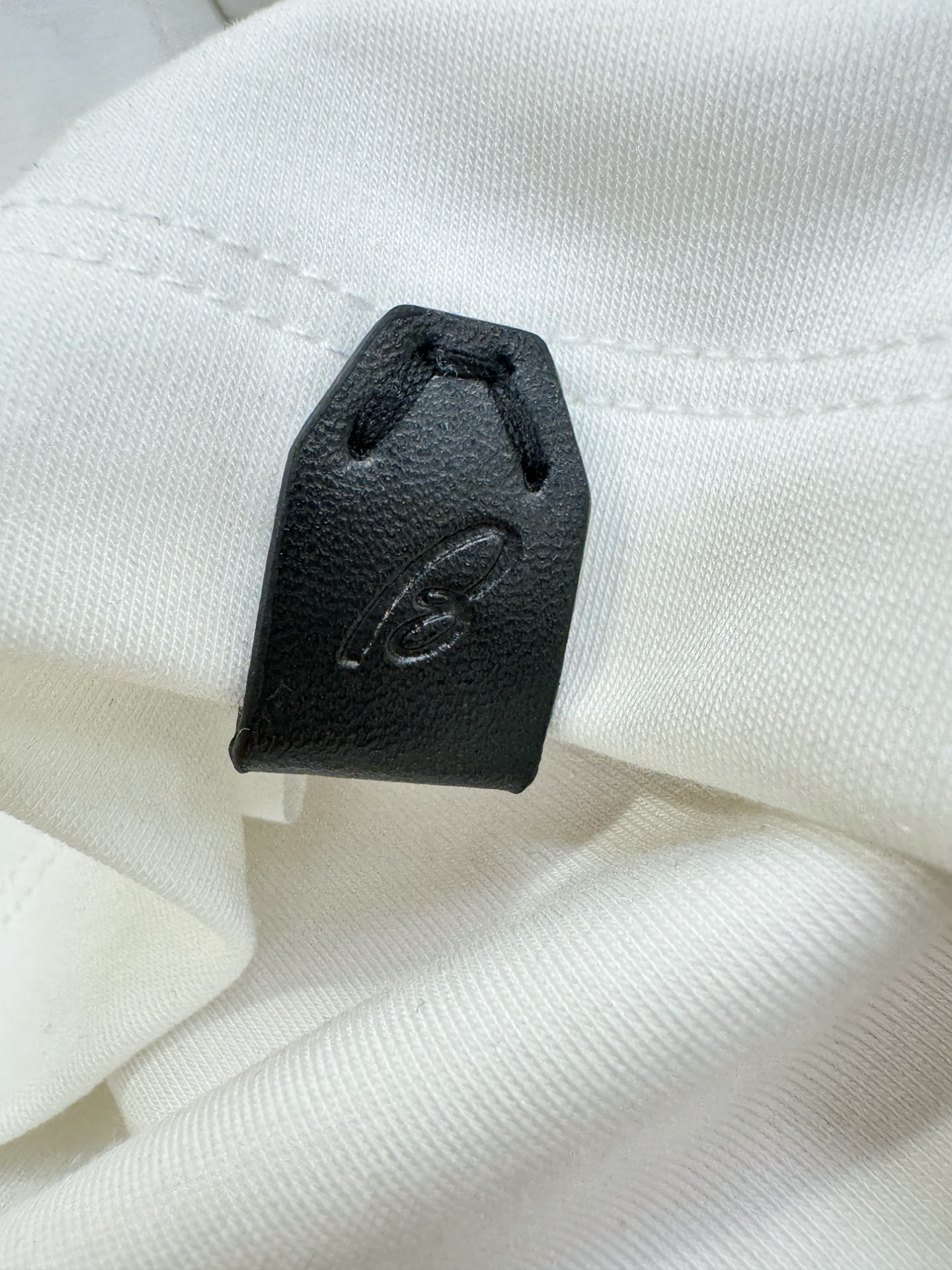 Brioni 布里奥尼 2026新品 长袖T恤，经典Logo设计，百搭款 官网同步发售 定制面料，柔软细